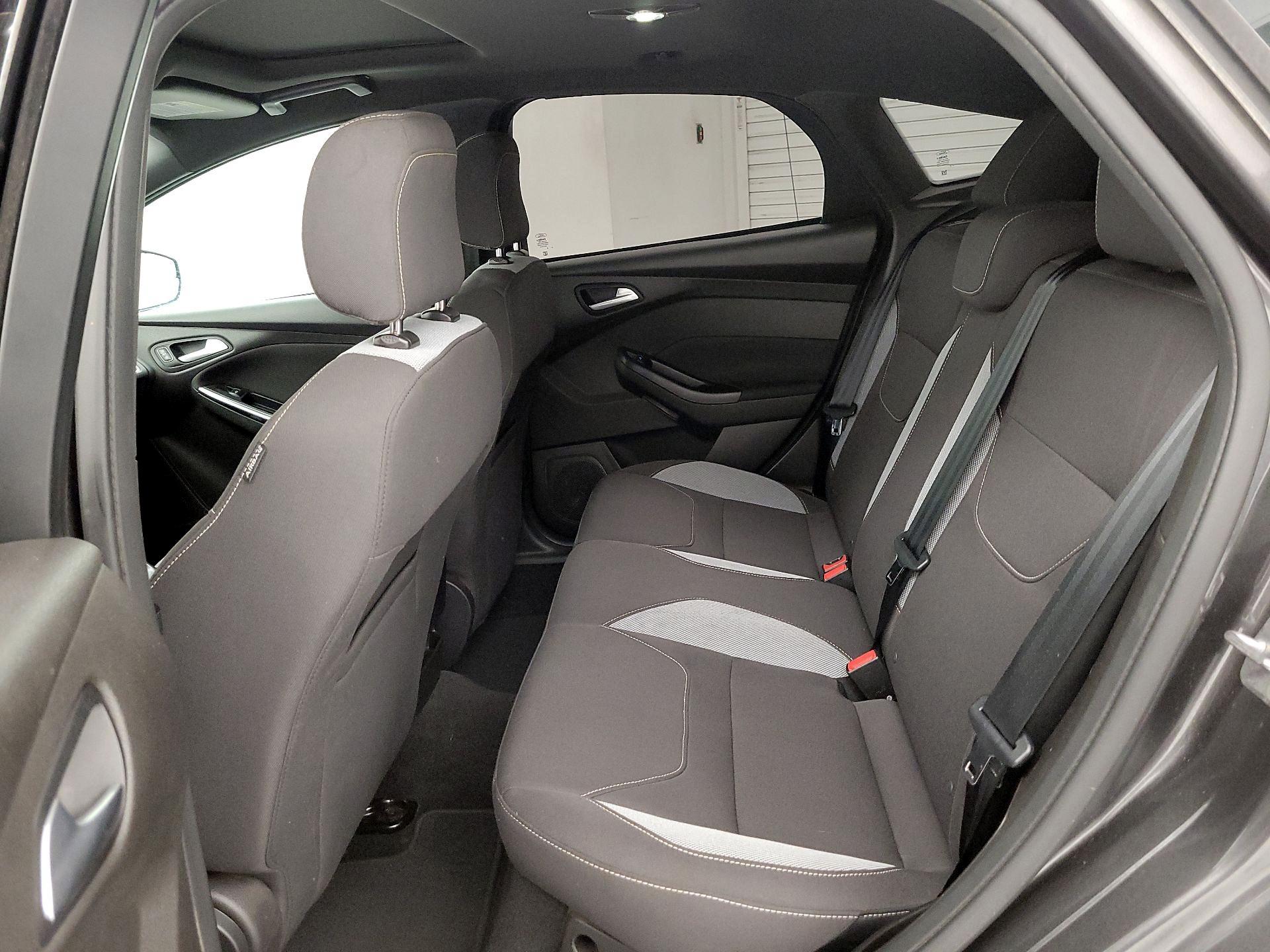 Thumbnail: 2016 Ford Focus - 20
