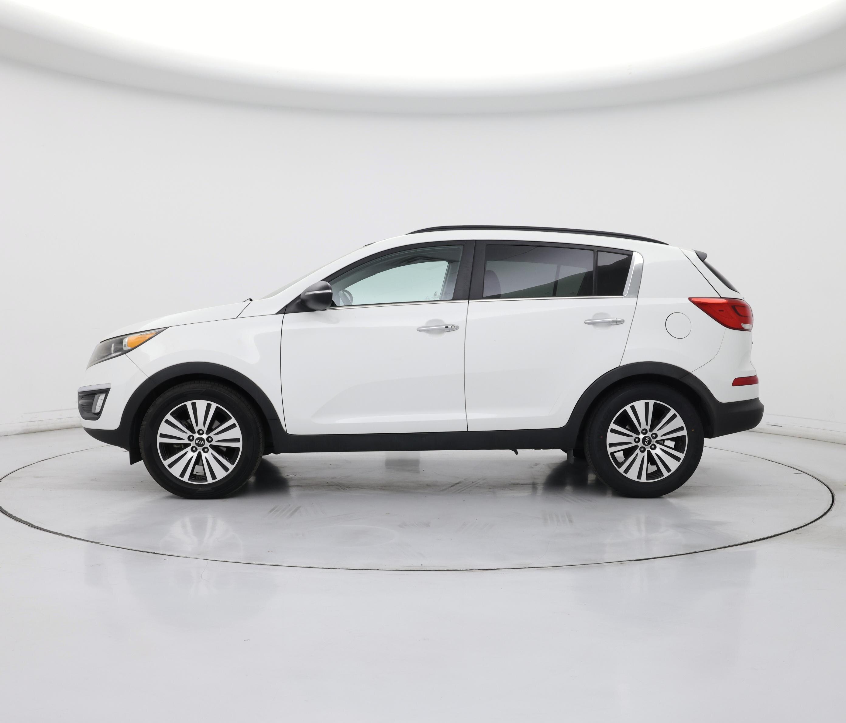 Thumbnail: 2015 Kia Sportage - 3