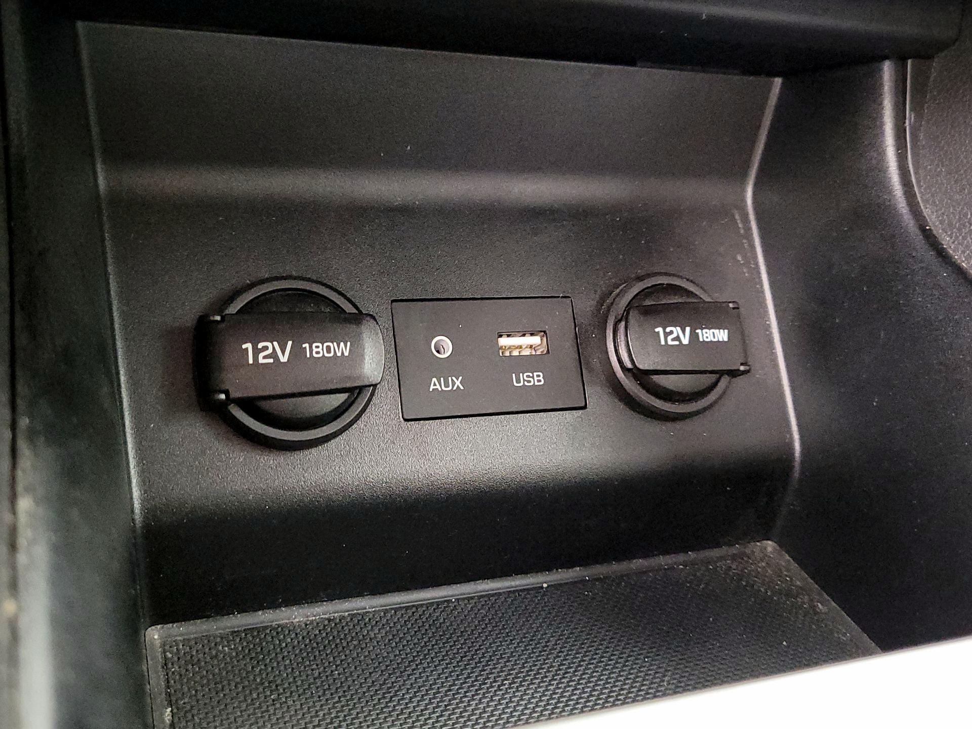 Thumbnail: 2019 Hyundai Elantra - 17