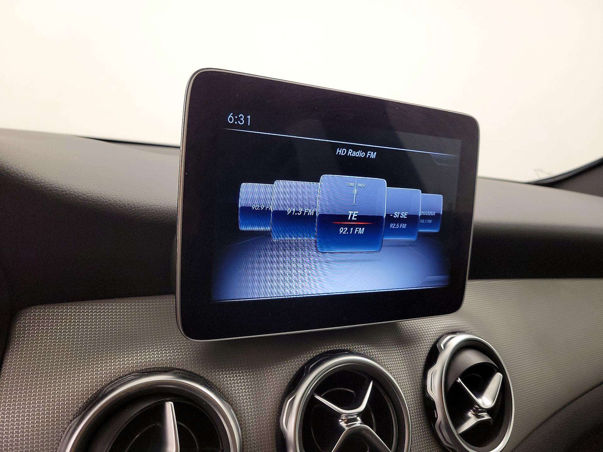 Thumbnail: 2019 Mercedes-Benz GLA - 16