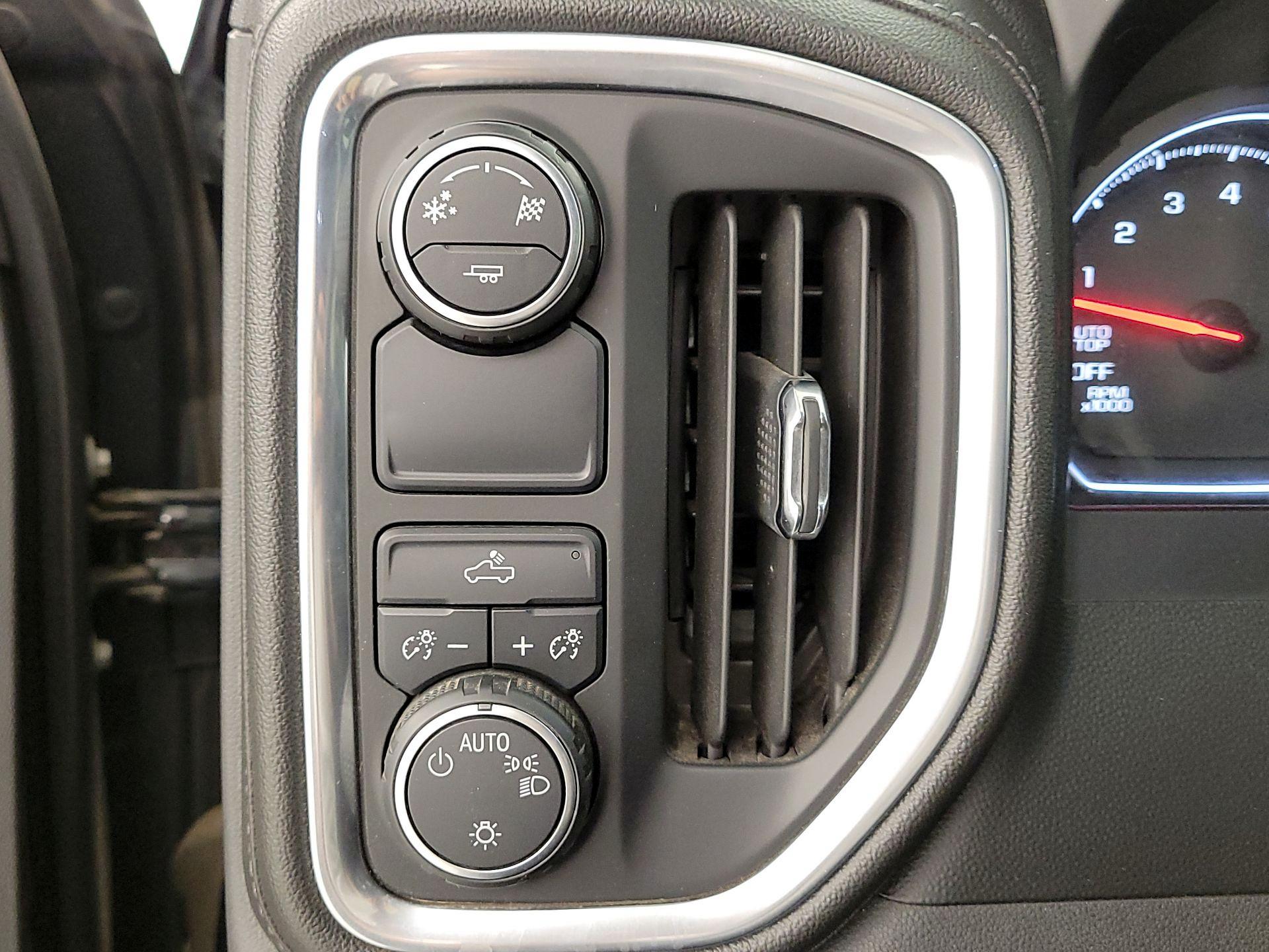 Thumbnail: 2019 Chevrolet Silverado 1500 - 13
