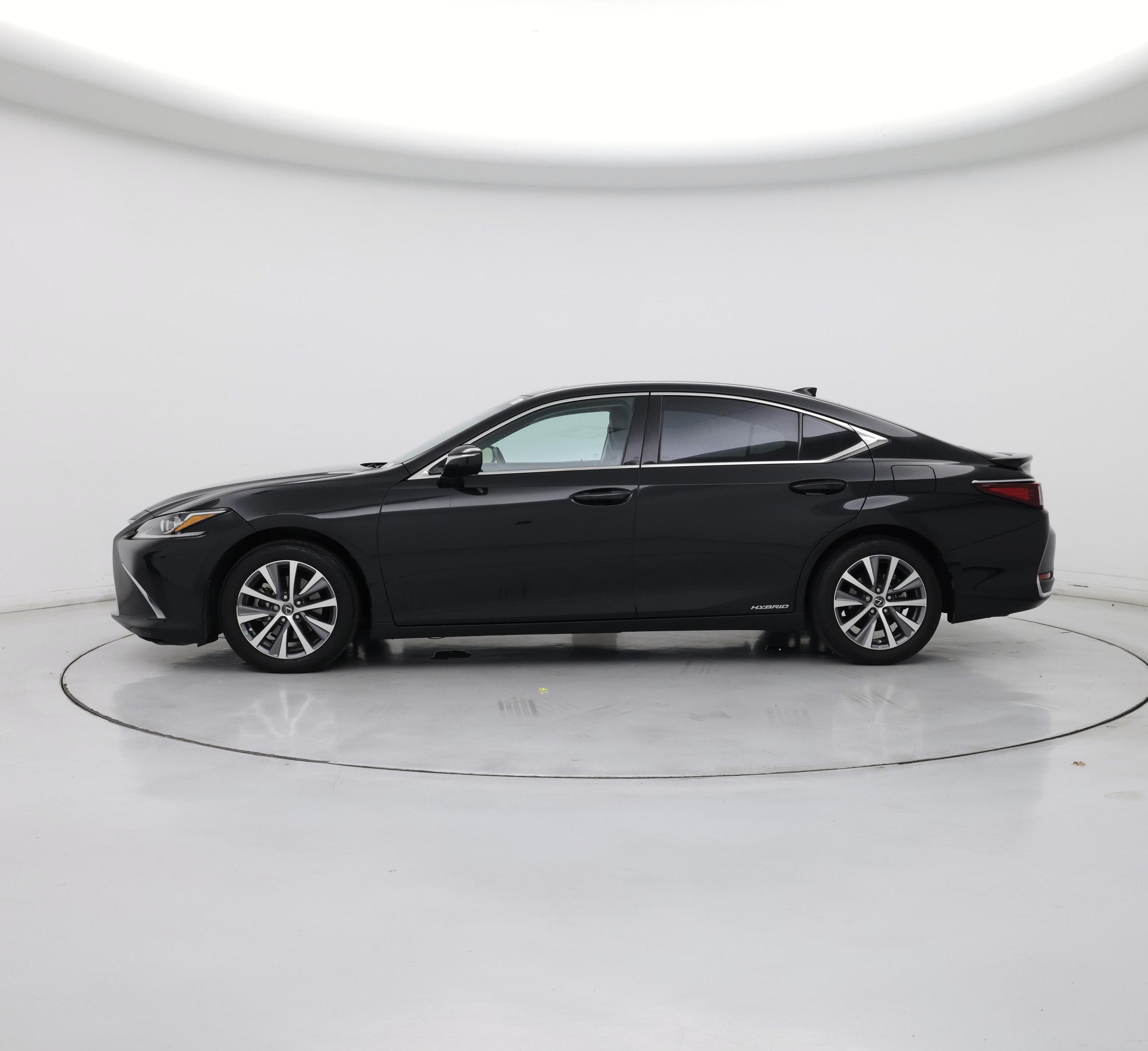 Thumbnail: 2021 Lexus ES - 3