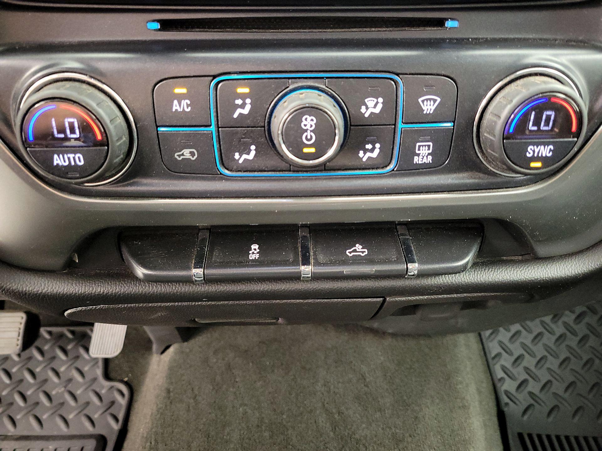 Thumbnail: 2018 Chevrolet Silverado 1500 - 16