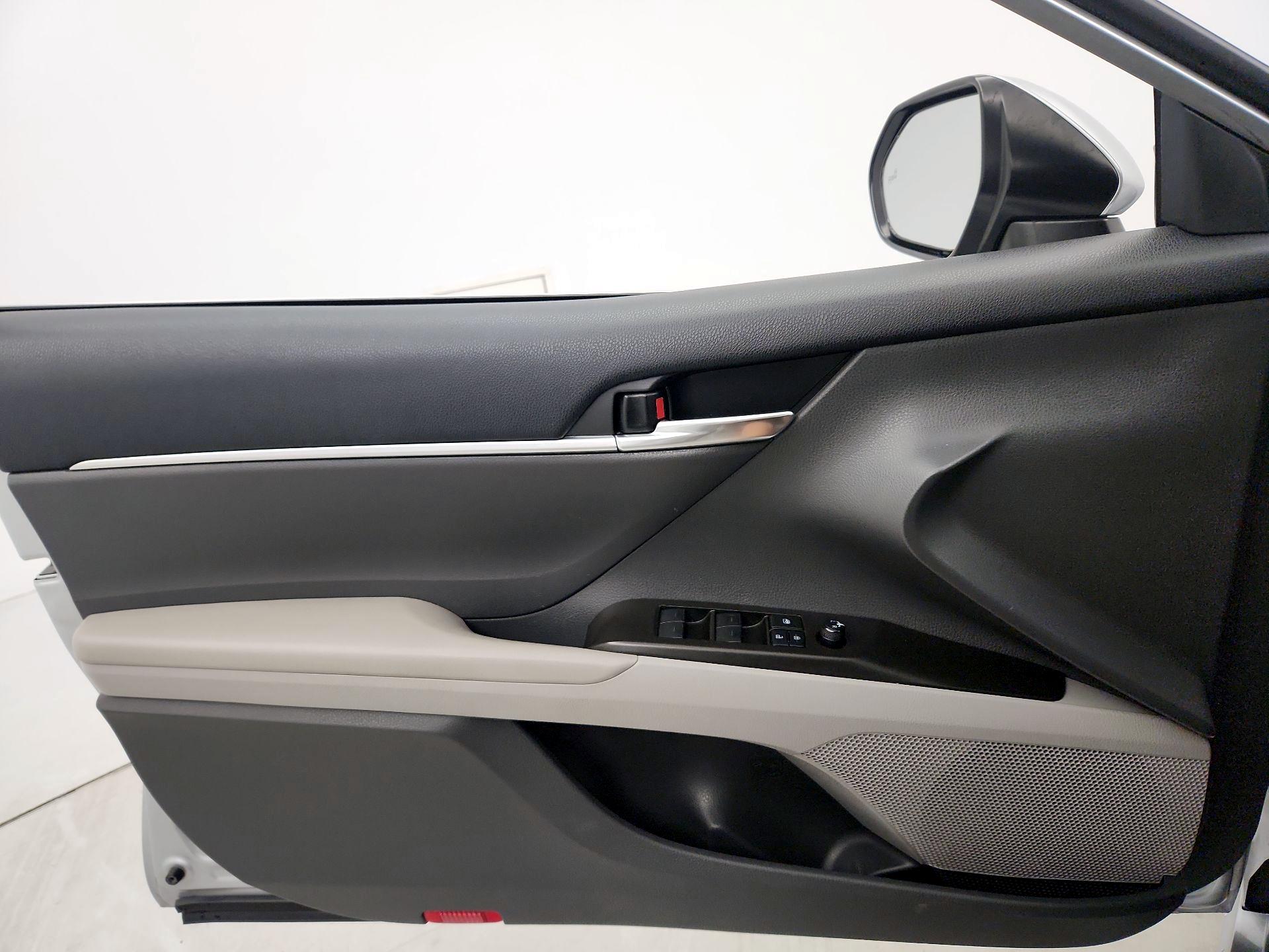 Thumbnail: 2021 Toyota Camry - 12