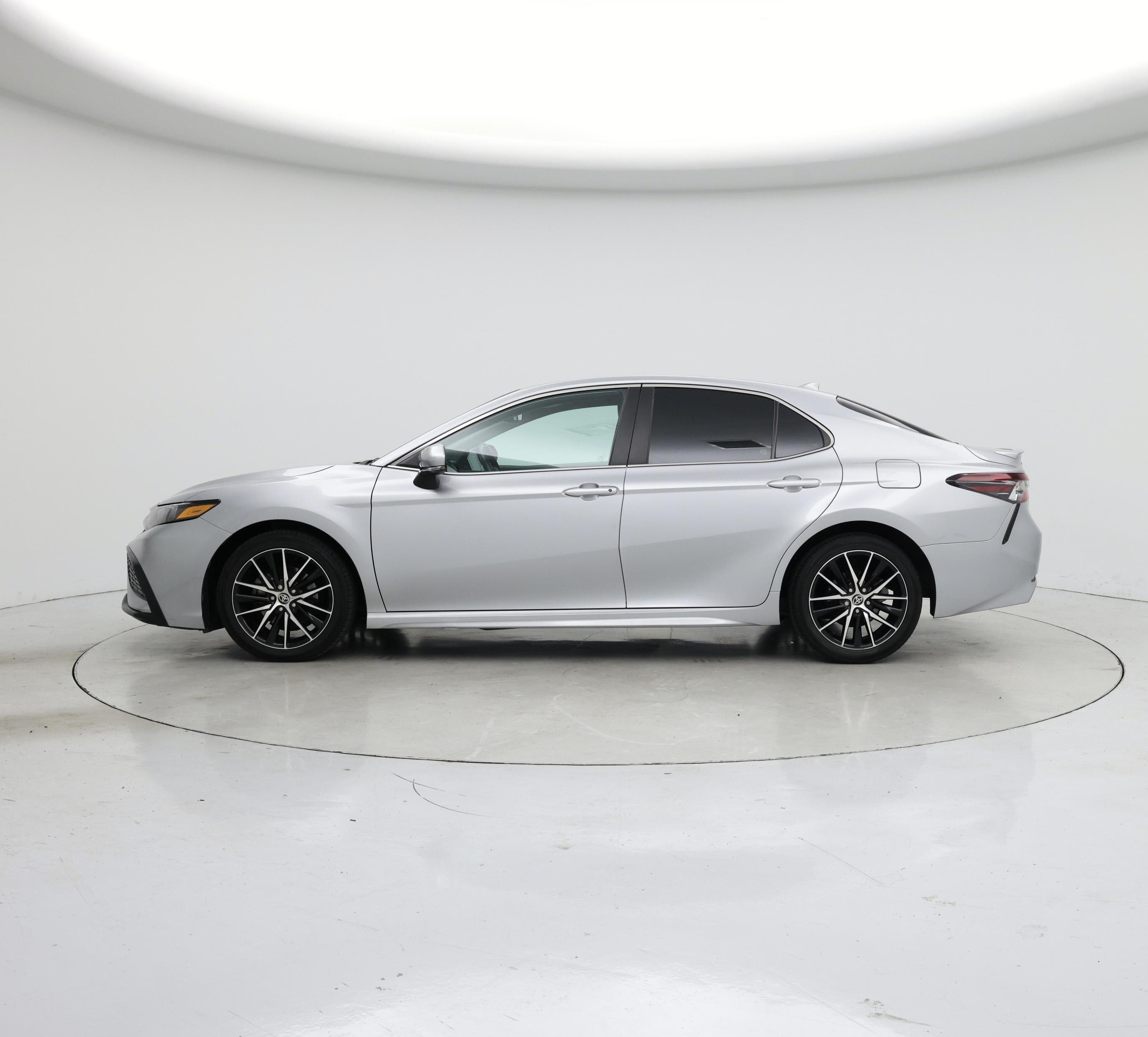 Thumbnail: 2021 Toyota Camry - 3
