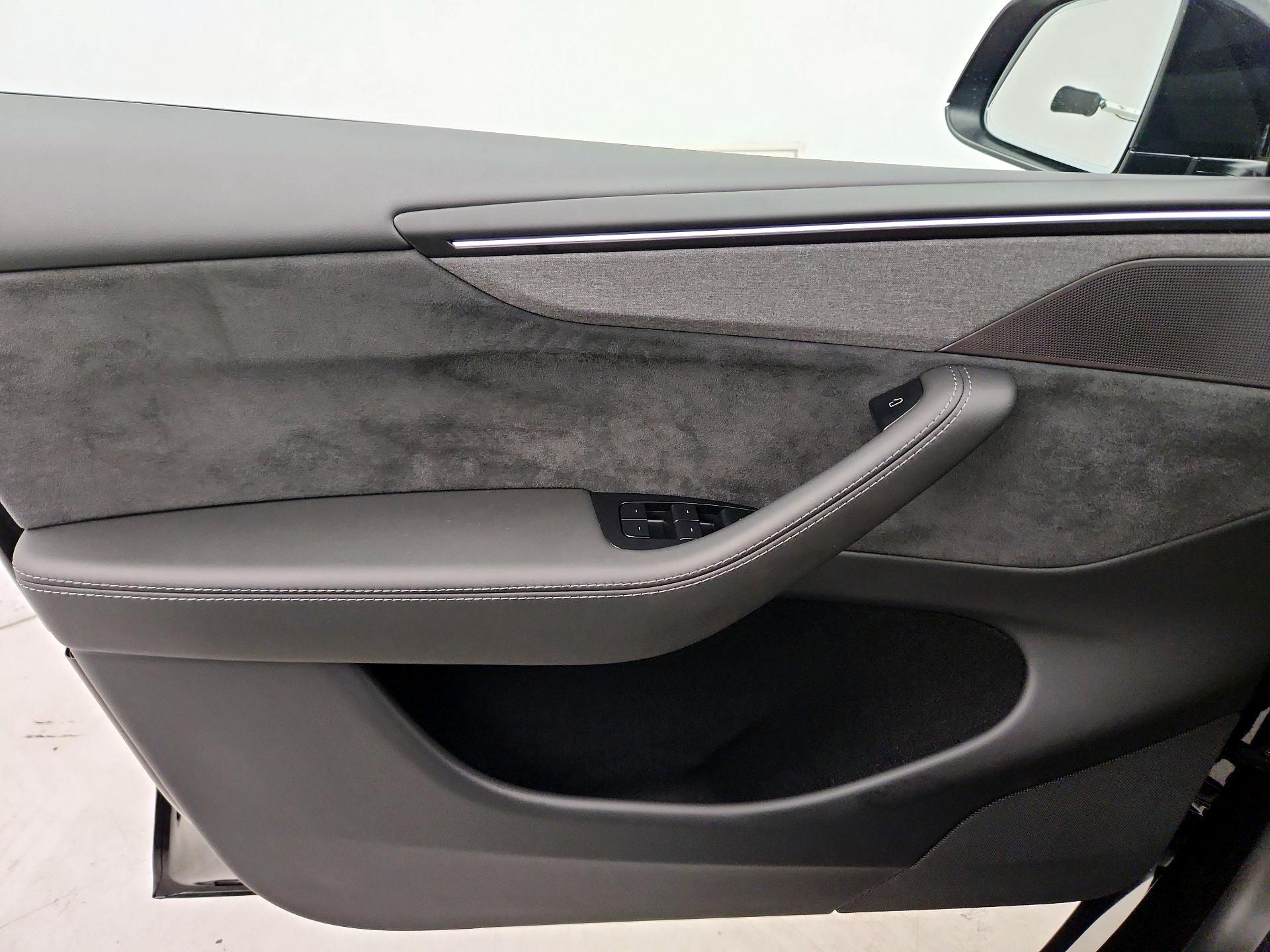 Thumbnail: 2026 Tesla Model Y - 12
