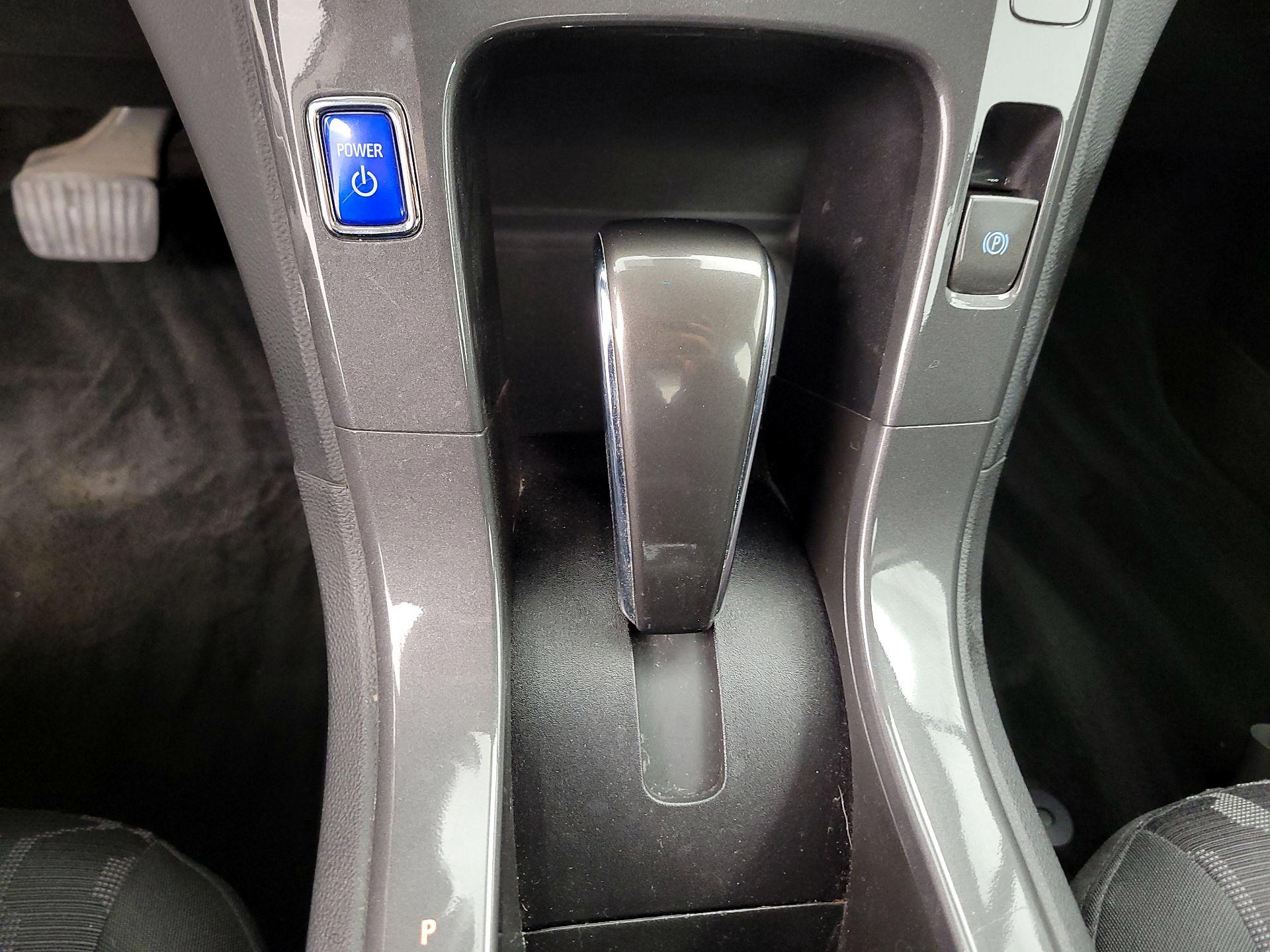 Thumbnail: 2015 Chevrolet Volt - 17