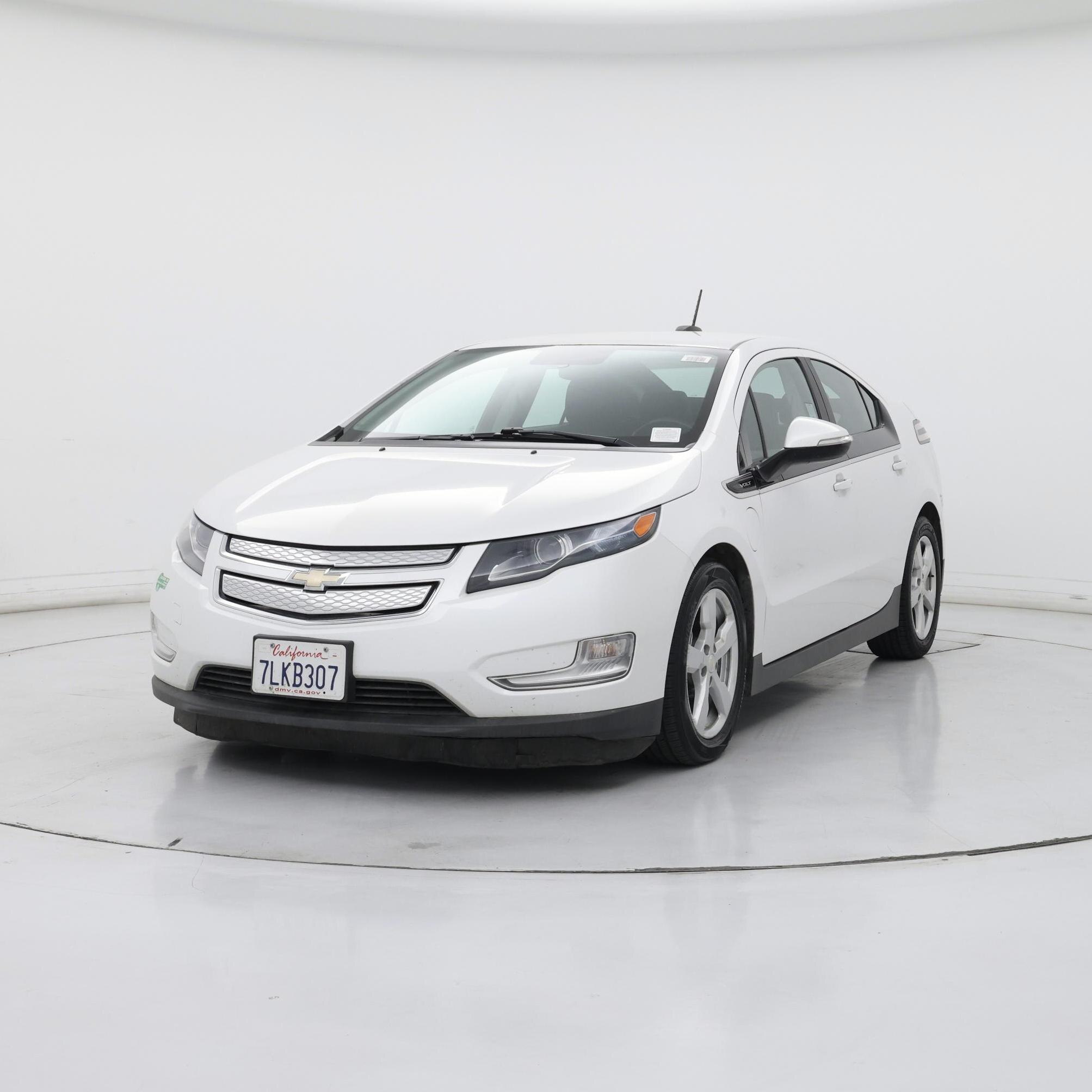 Thumbnail: 2015 Chevrolet Volt - 4