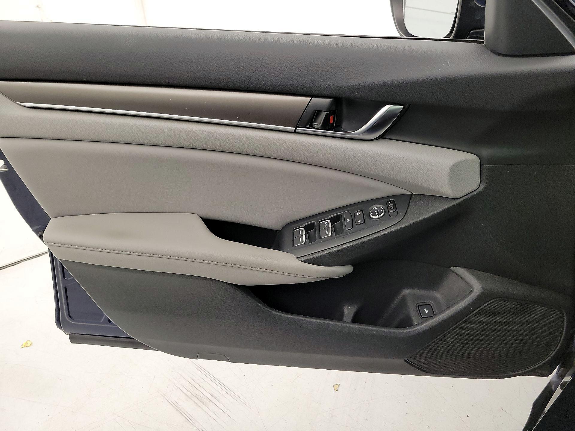 Thumbnail: 2018 Honda Accord - 12