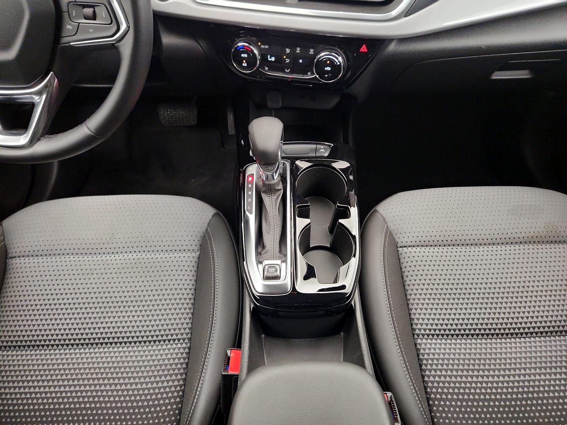 Thumbnail: 2024 Chevrolet Trax - 17