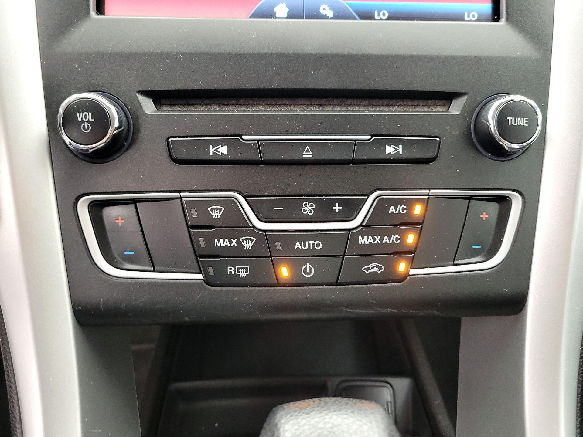 Thumbnail: 2016 Ford Fusion - 17