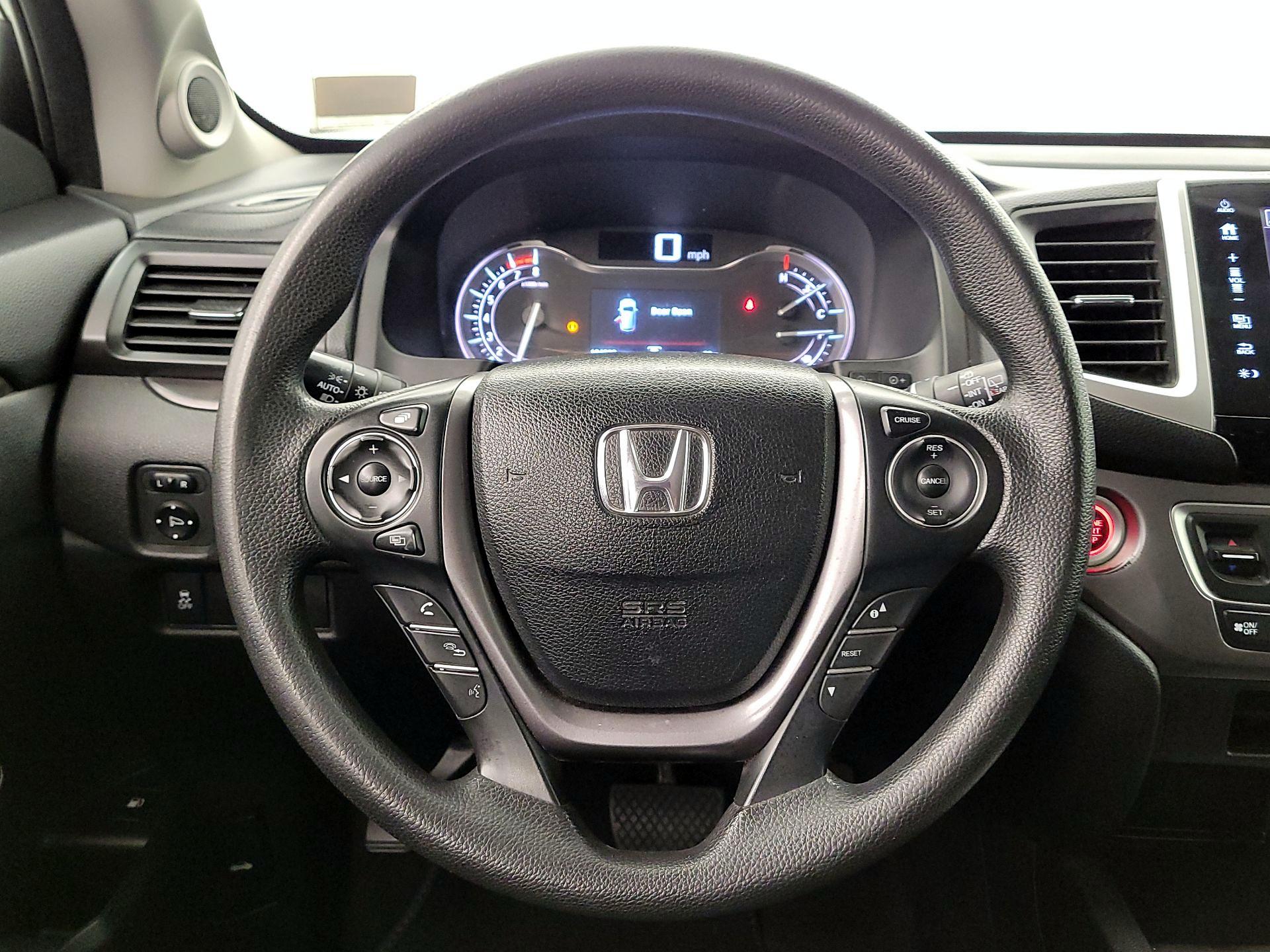 Thumbnail: 2018 Honda Pilot - 10