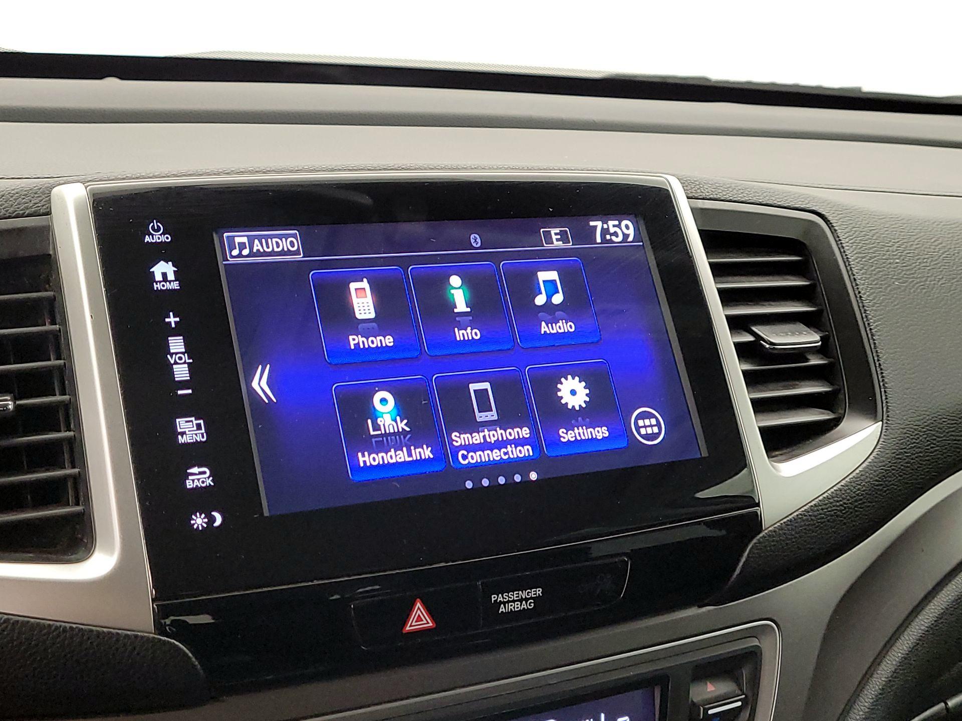 Thumbnail: 2018 Honda Pilot - 15