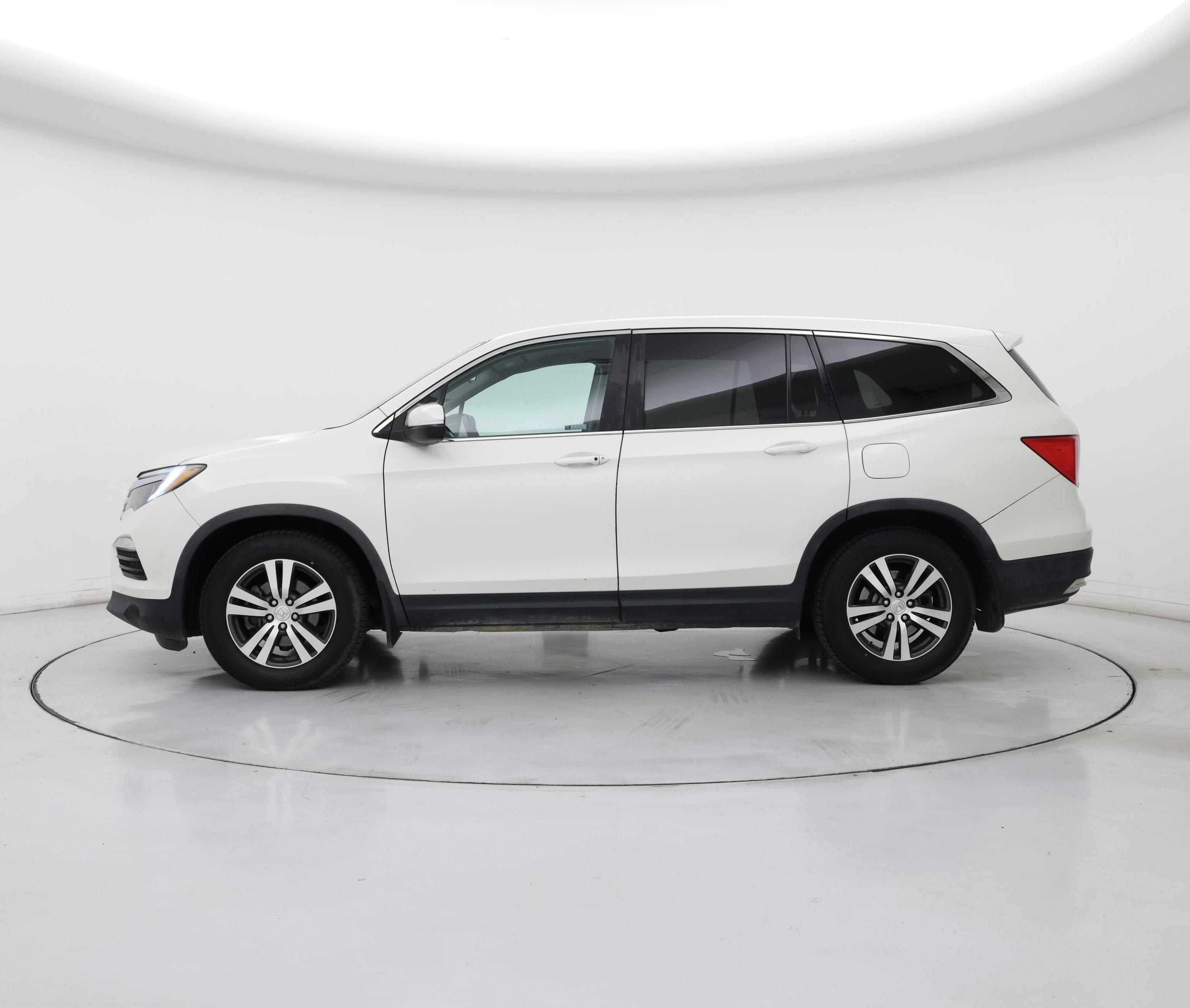 Thumbnail: 2018 Honda Pilot - 3