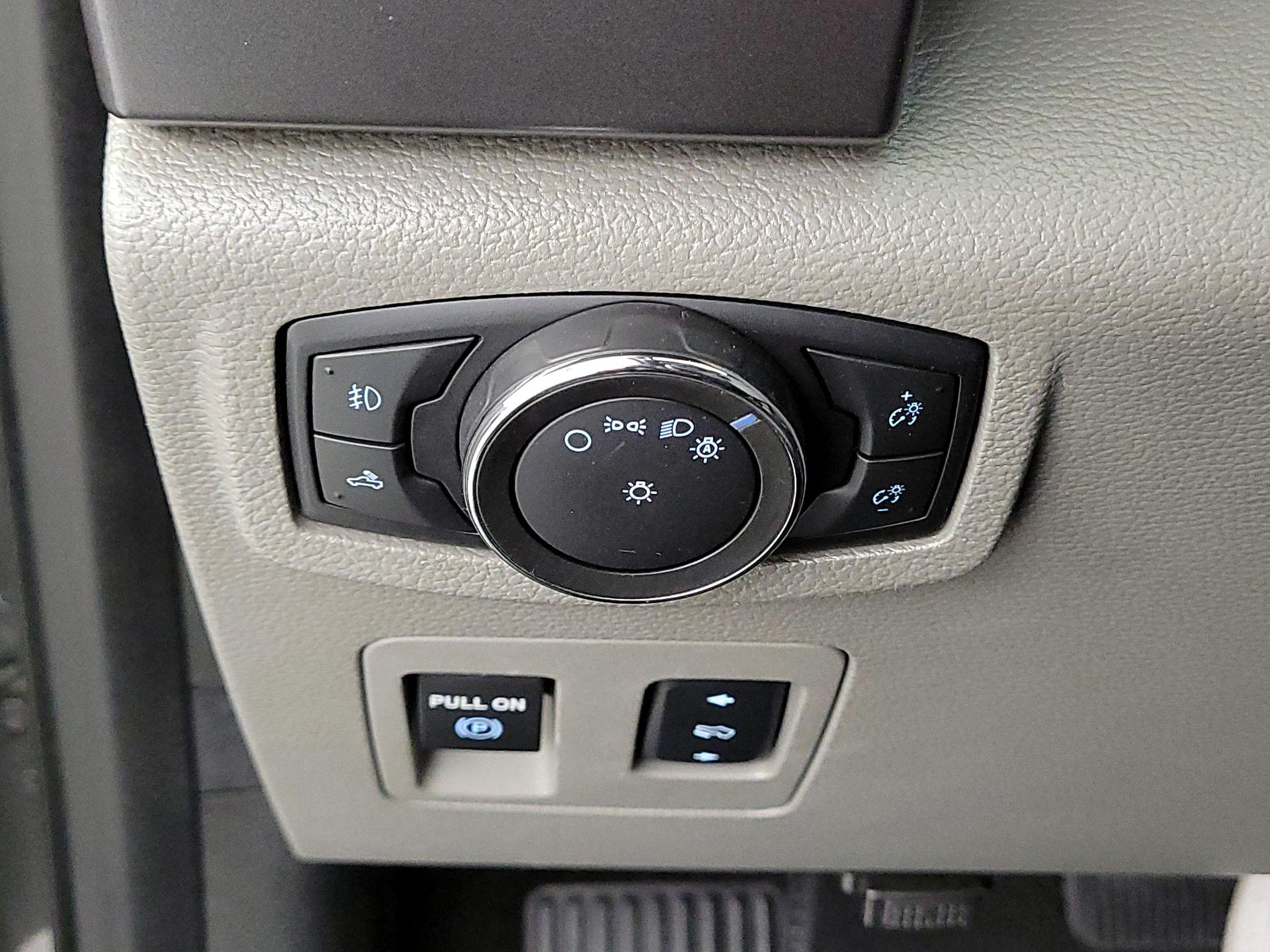 Thumbnail: 2016 Ford F-150 - 13