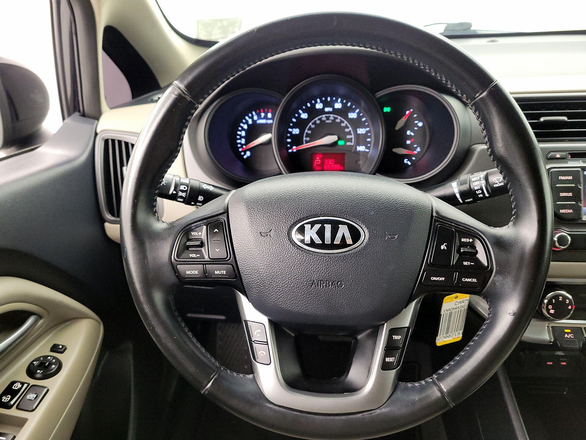 Thumbnail: 2014 Kia Rio - 10