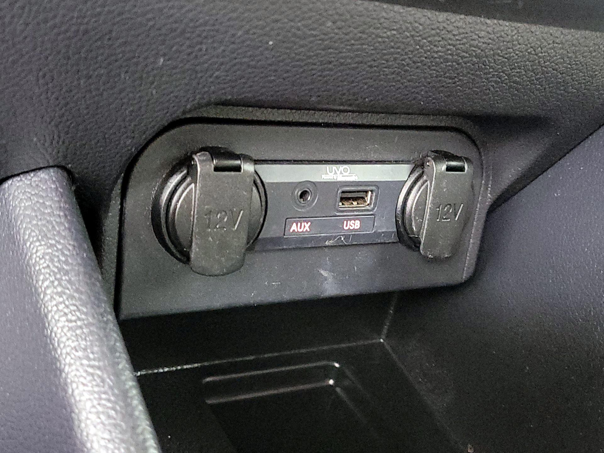 Thumbnail: 2014 Kia Rio - 18