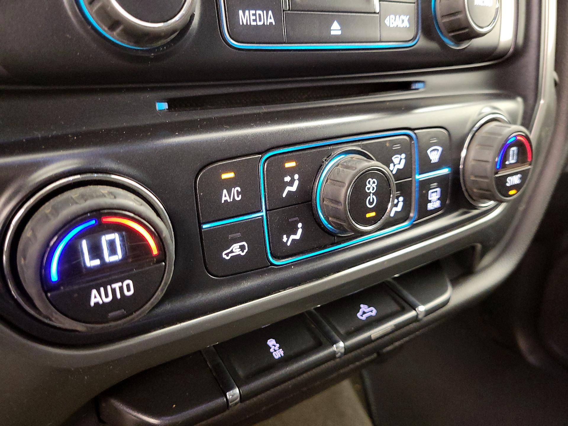 Thumbnail: 2015 Chevrolet Silverado 1500 - 16