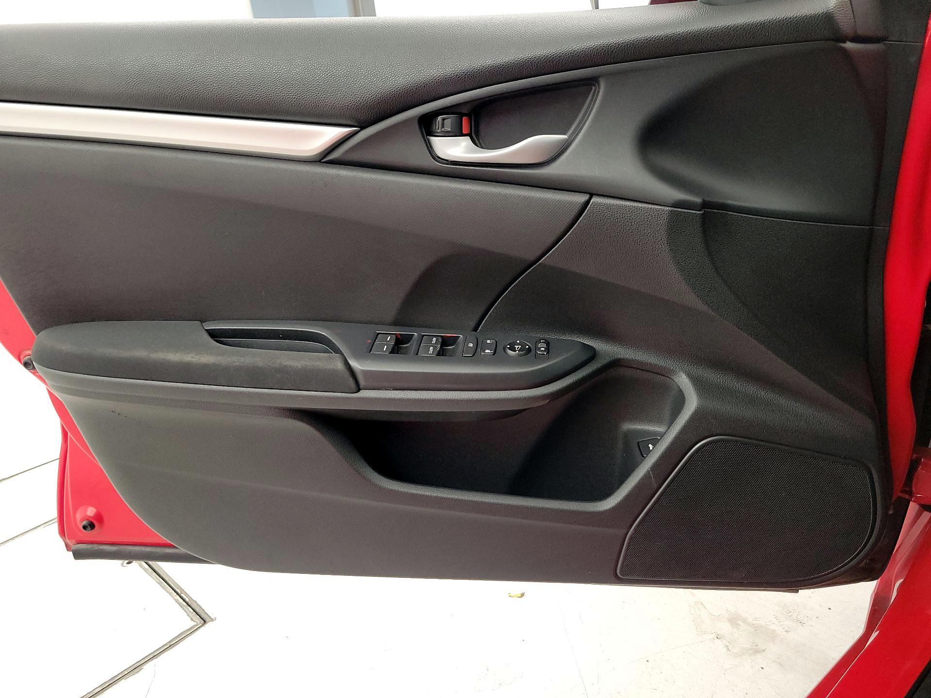 Thumbnail: 2016 Honda Civic - 12