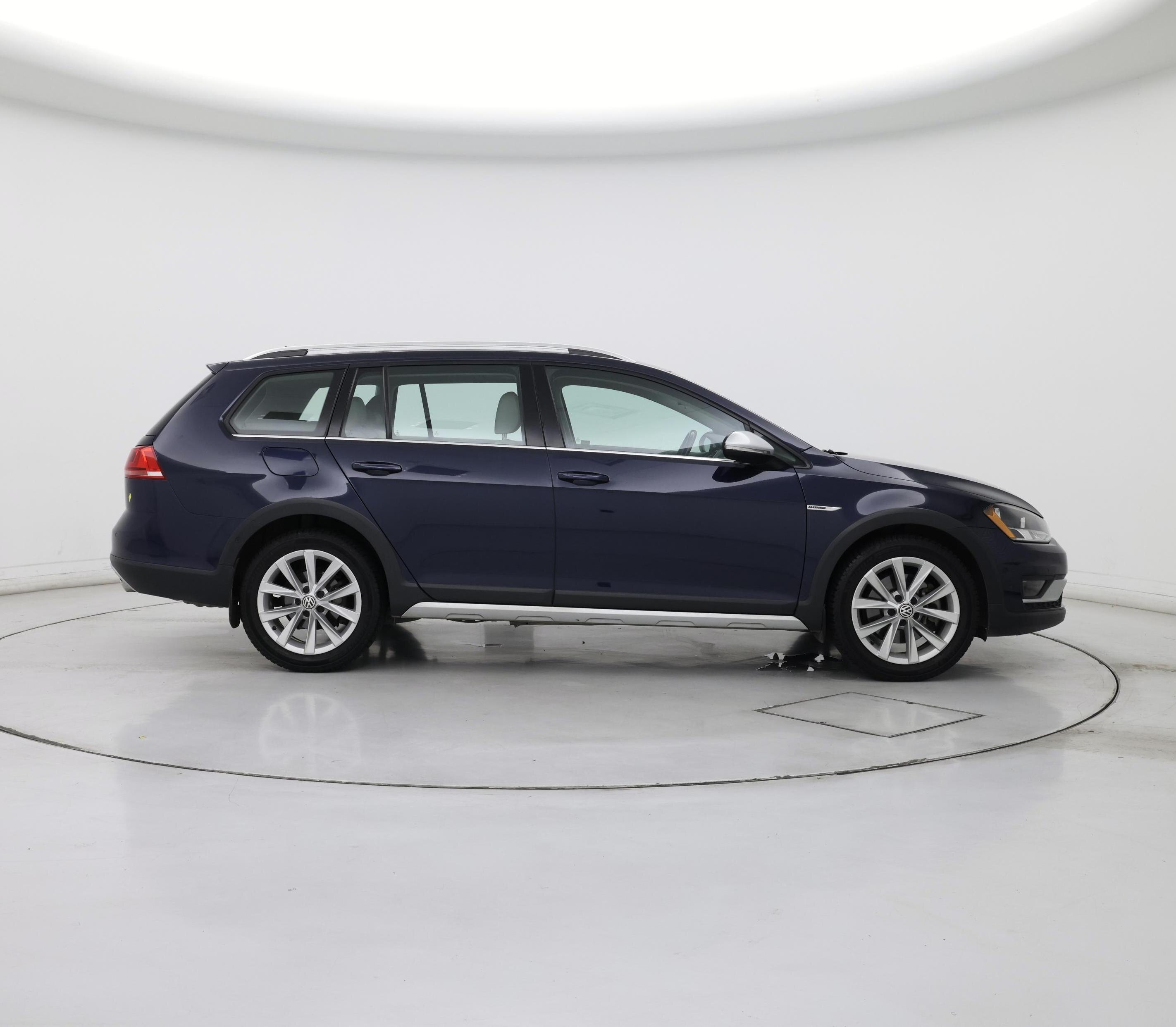 Thumbnail: 2017 Volkswagen Golf - 7