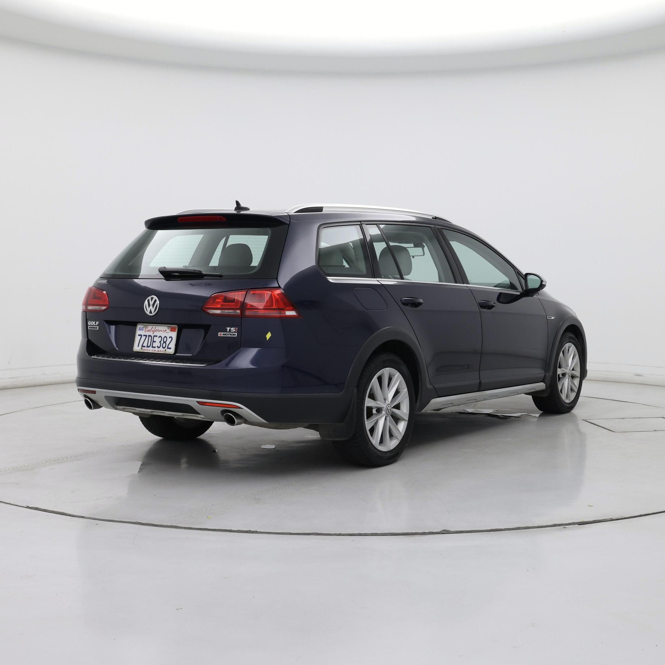 Thumbnail: 2017 Volkswagen Golf - 8