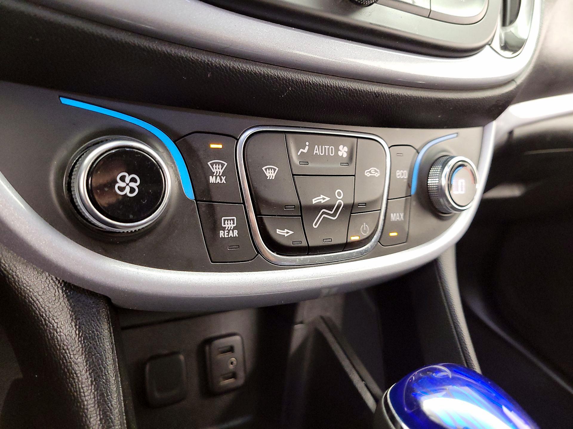 Thumbnail: 2017 Chevrolet Volt - 16