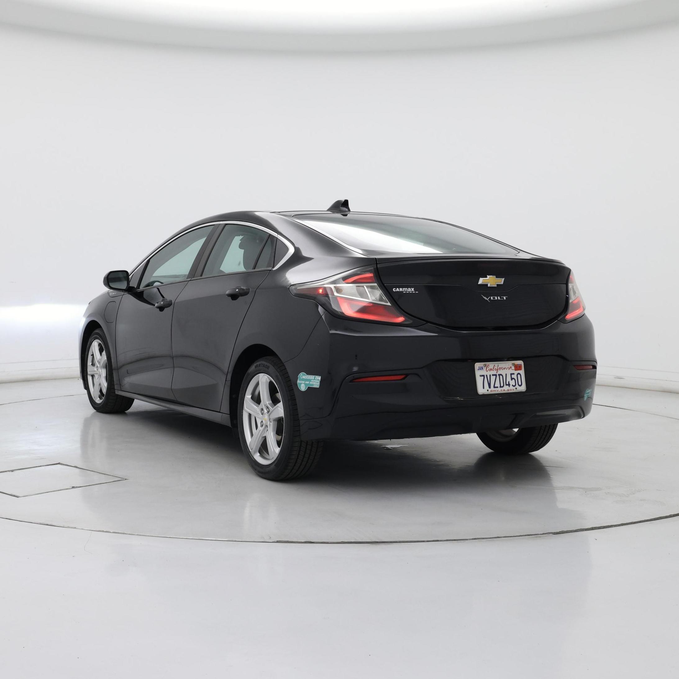 Thumbnail: 2017 Chevrolet Volt - 2
