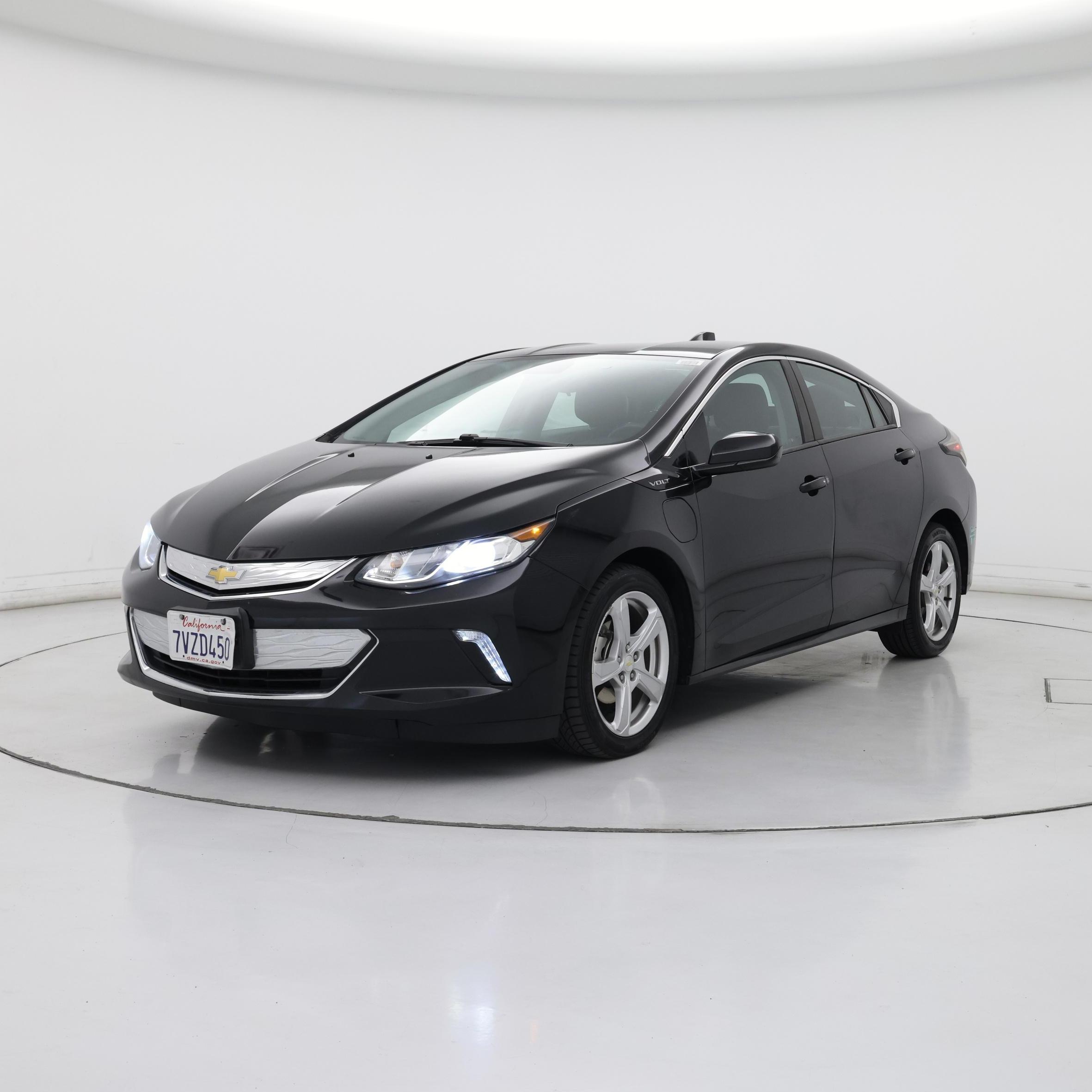 Thumbnail: 2017 Chevrolet Volt - 4