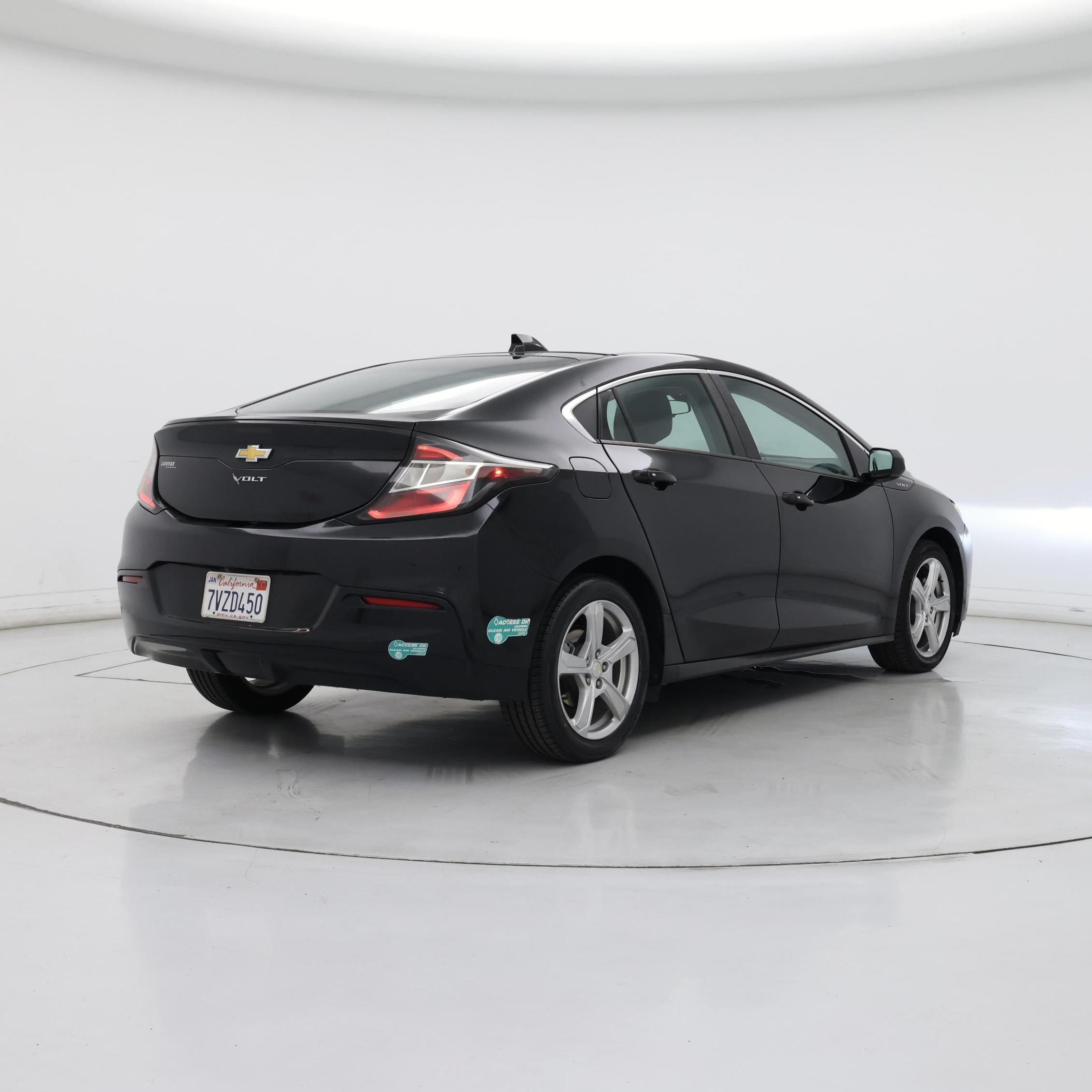 Thumbnail: 2017 Chevrolet Volt - 8