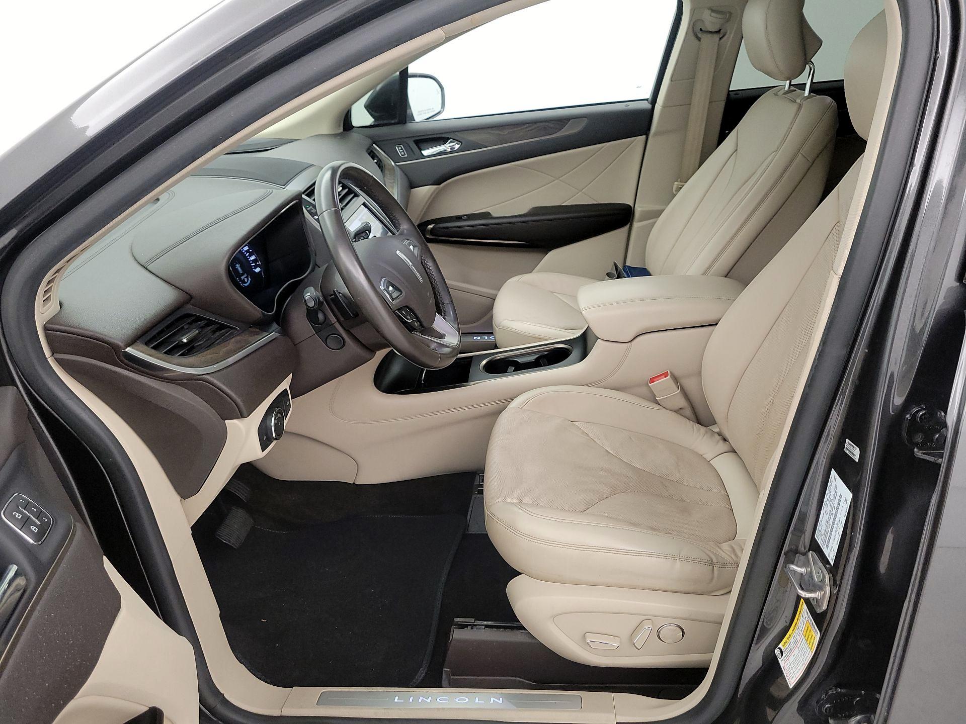 Thumbnail: 2019 Lincoln MKC - 11