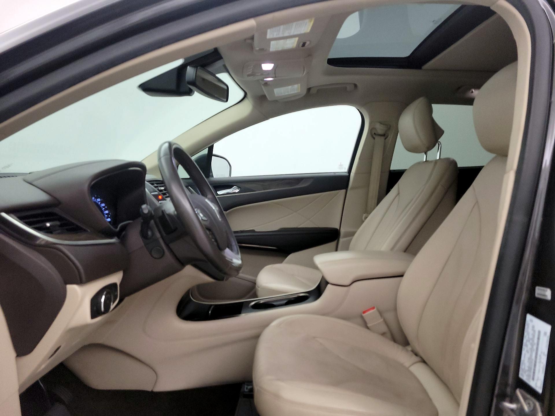 Thumbnail: 2019 Lincoln MKC - 20