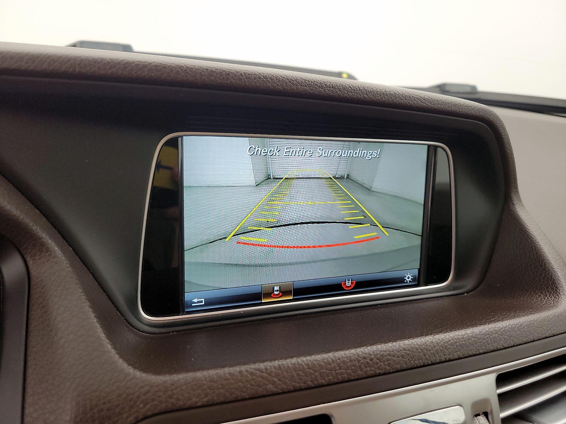 Thumbnail: 2016 Mercedes-Benz E-Class - 15