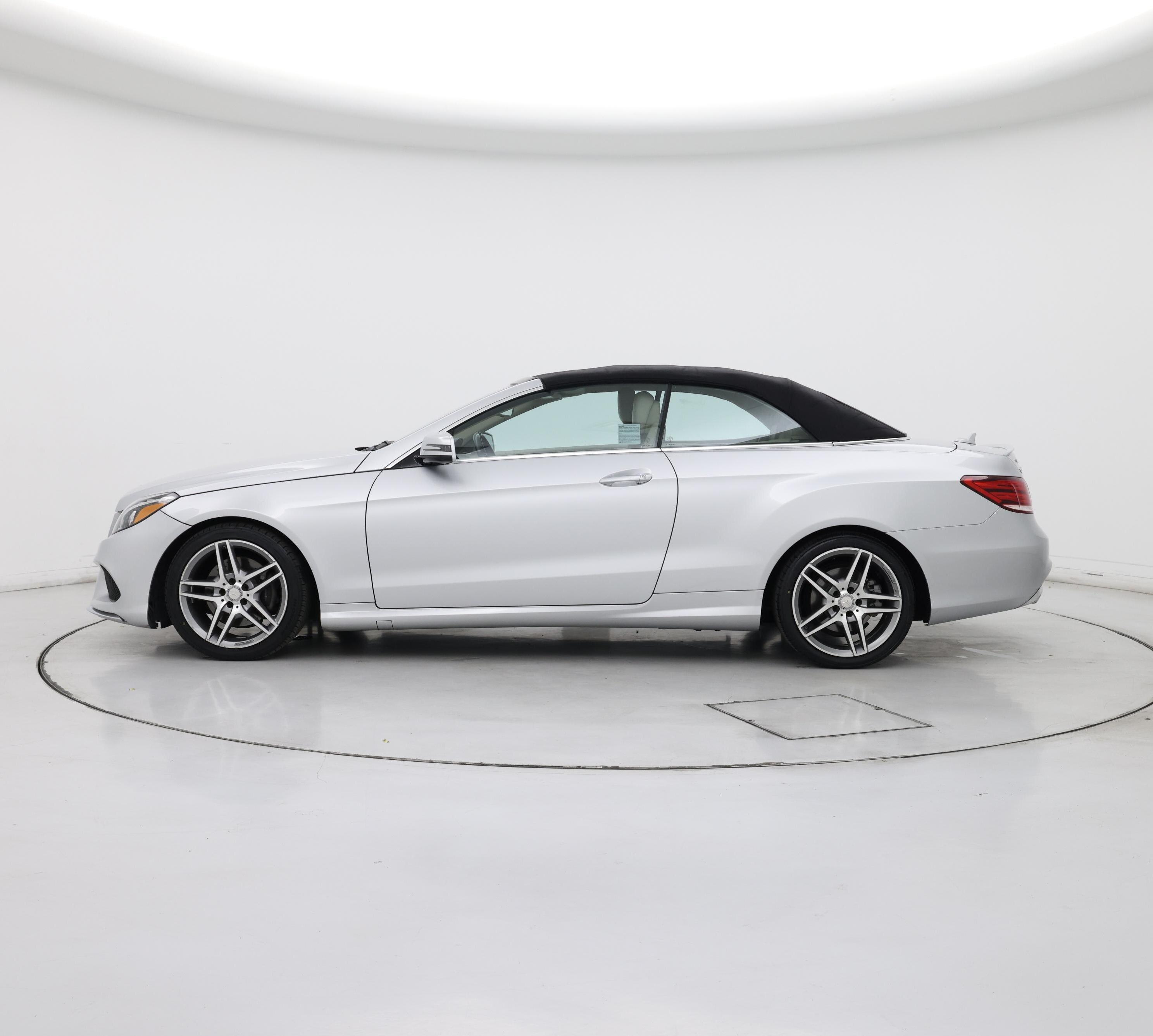 Thumbnail: 2016 Mercedes-Benz E-Class - 3