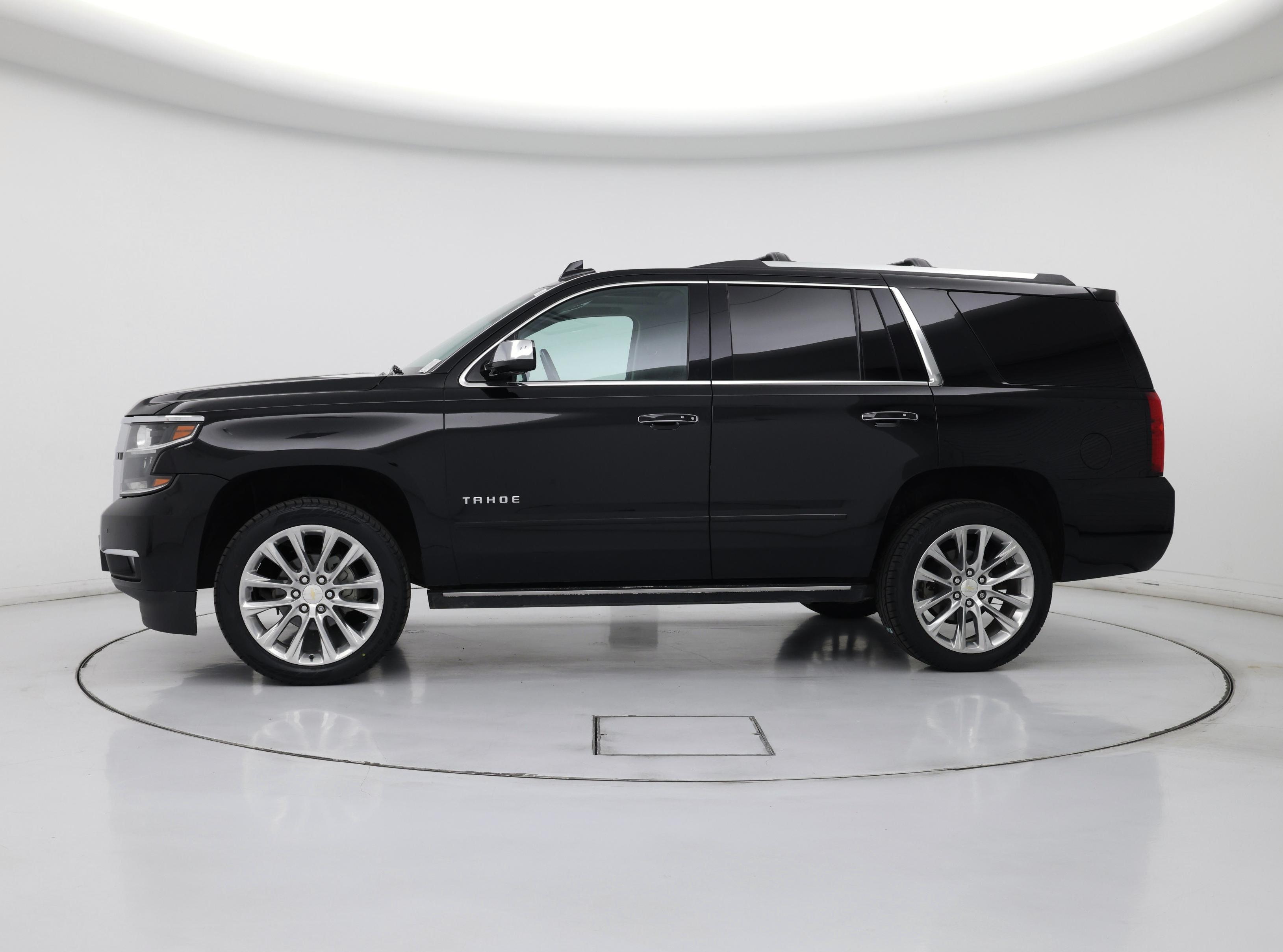 Thumbnail: 2019 Chevrolet Tahoe - 3