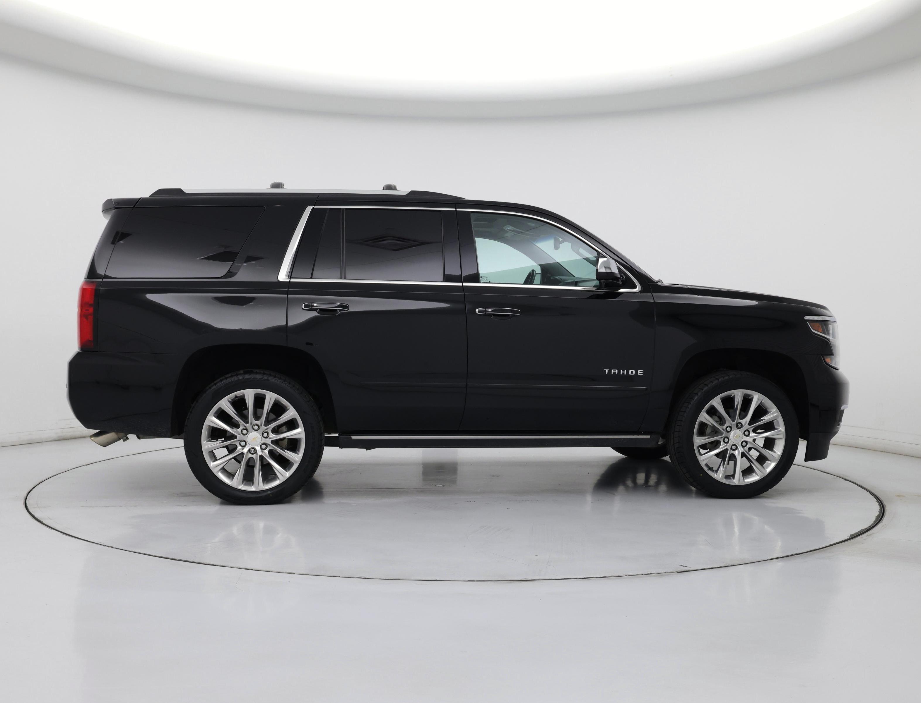 Thumbnail: 2019 Chevrolet Tahoe - 7