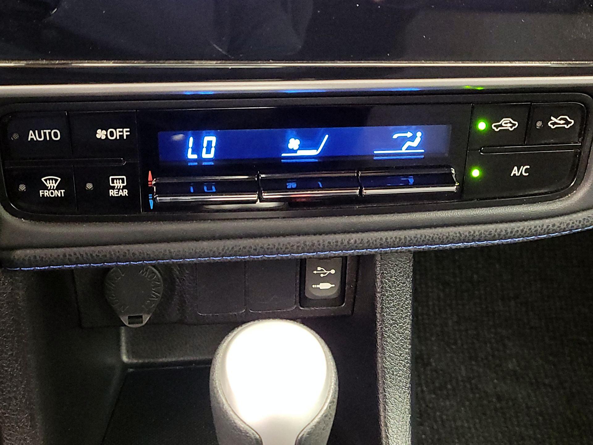 Thumbnail: 2019 Toyota Corolla - 16