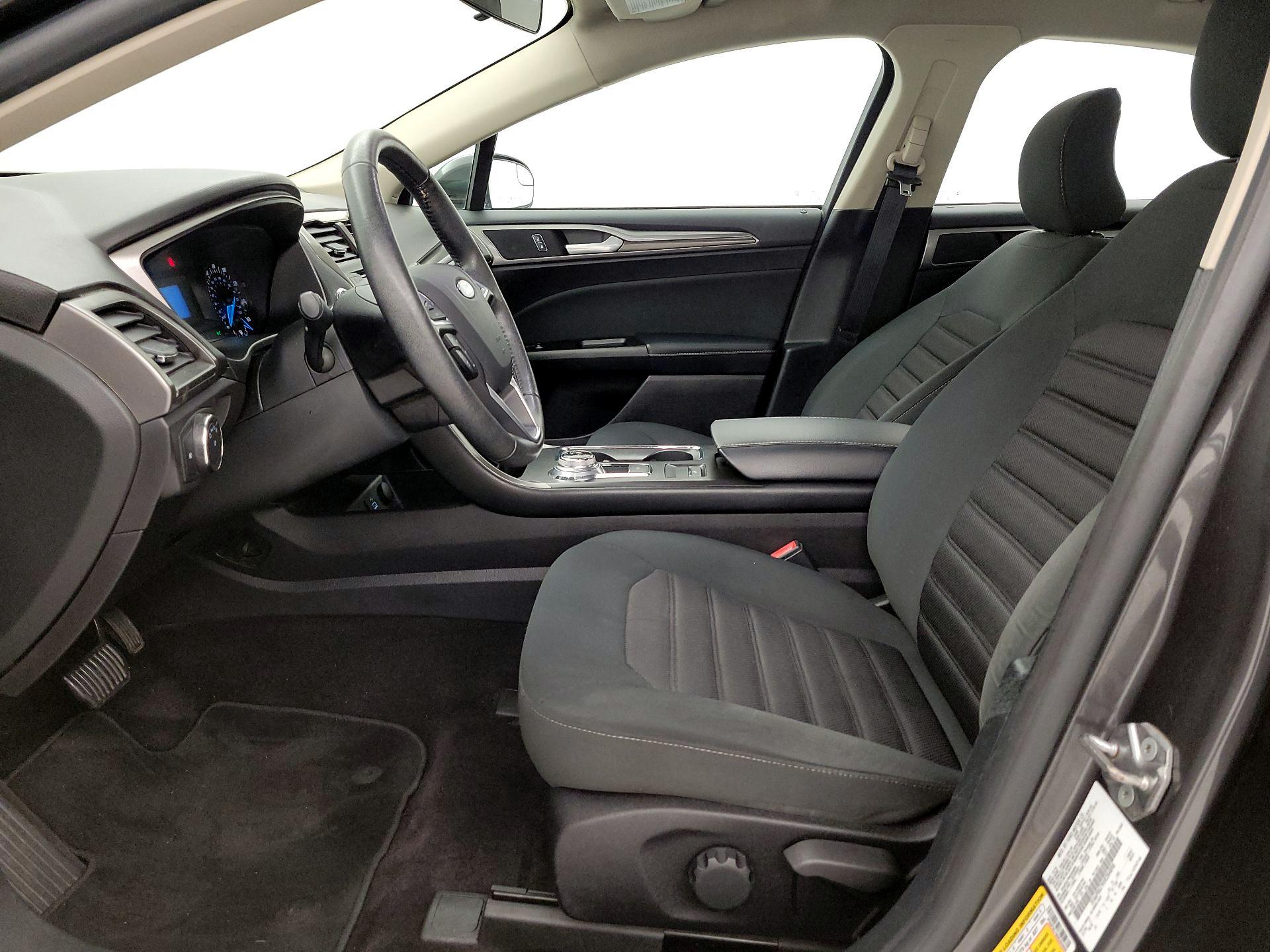 Thumbnail: 2017 Ford Fusion - 11