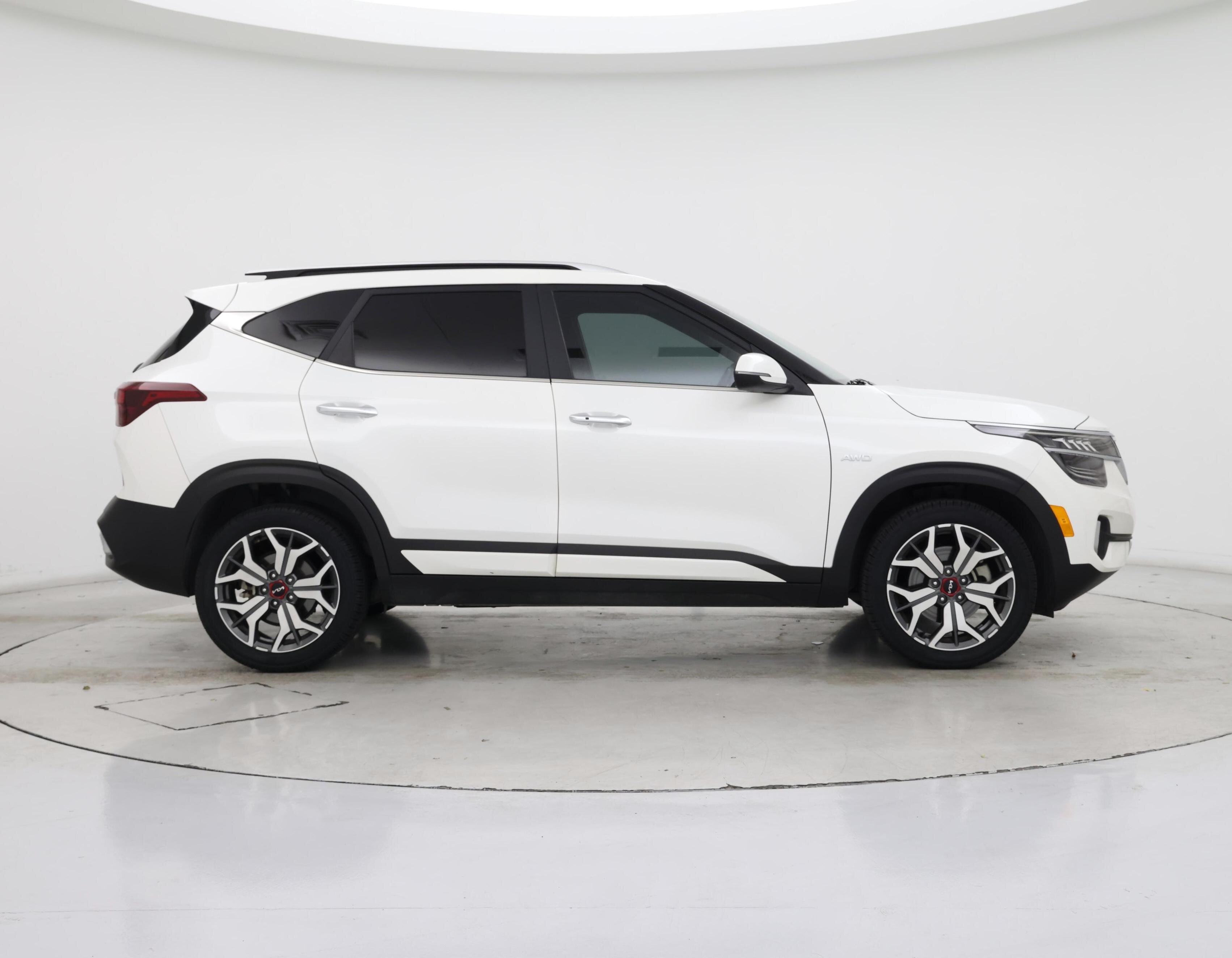 Thumbnail: 2022 Kia Seltos - 7