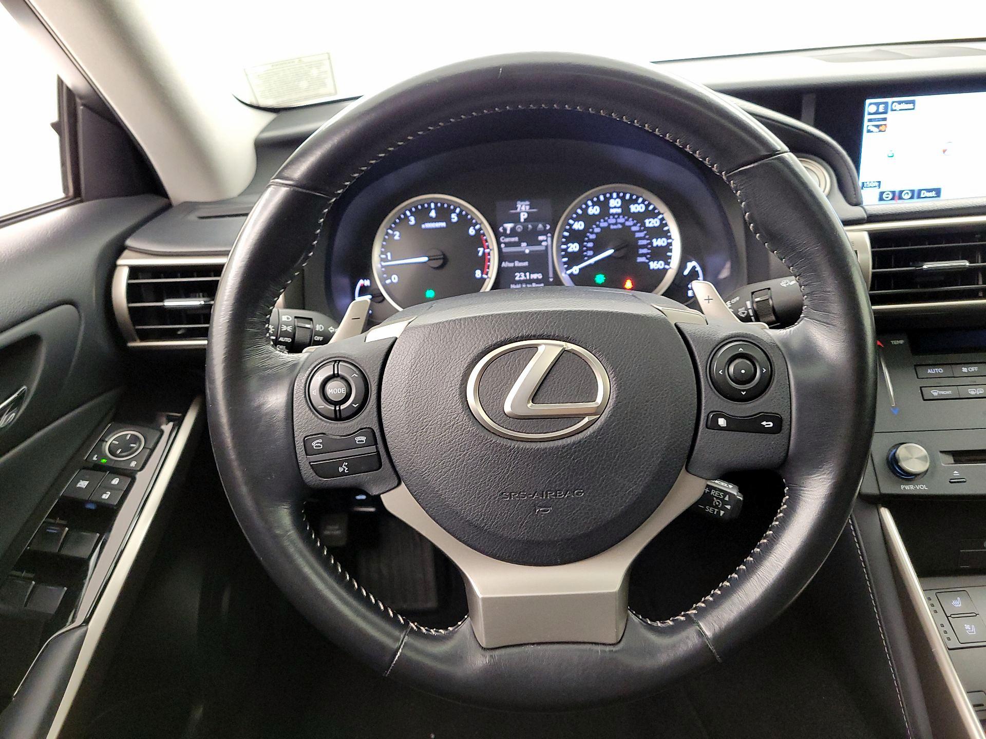 Thumbnail: 2016 Lexus IS - 10