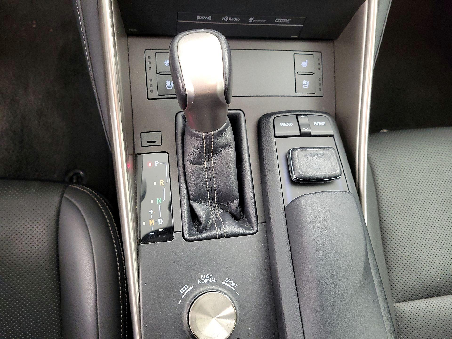 Thumbnail: 2016 Lexus IS - 18