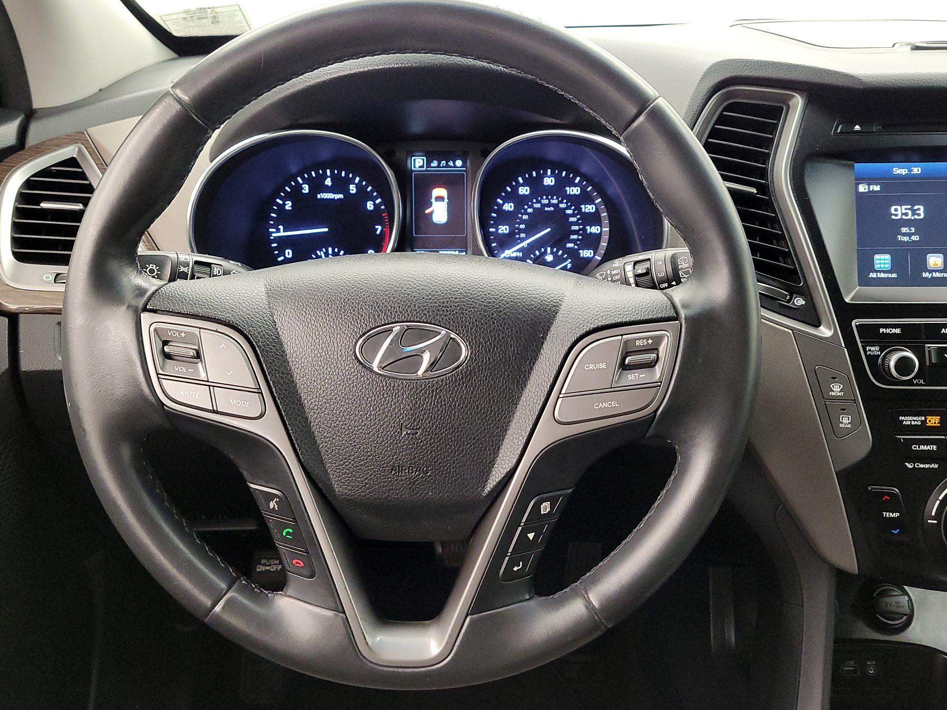 Thumbnail: 2017 Hyundai Santa Fe - 10