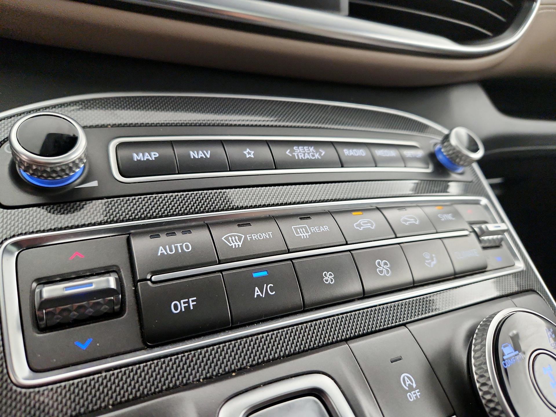 Thumbnail: 2022 Hyundai Santa Fe - 17