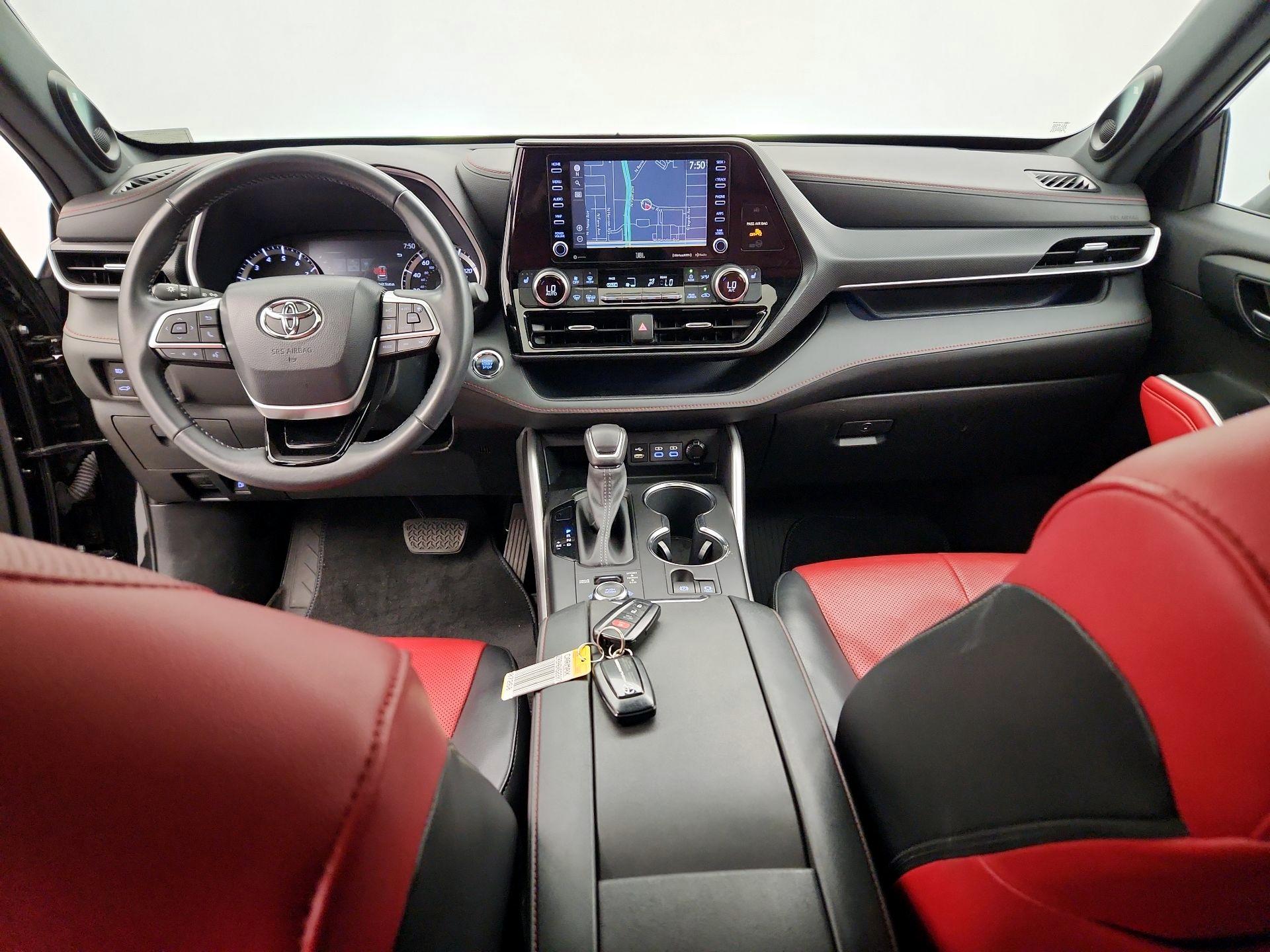 Thumbnail: 2022 Toyota Highlander - 9