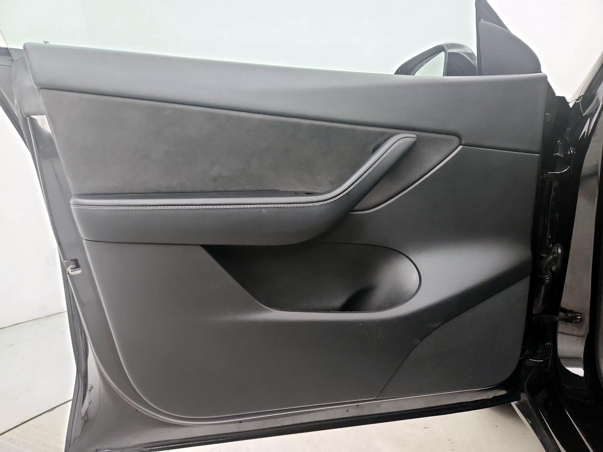 Thumbnail: 2020 Tesla Model Y - 12