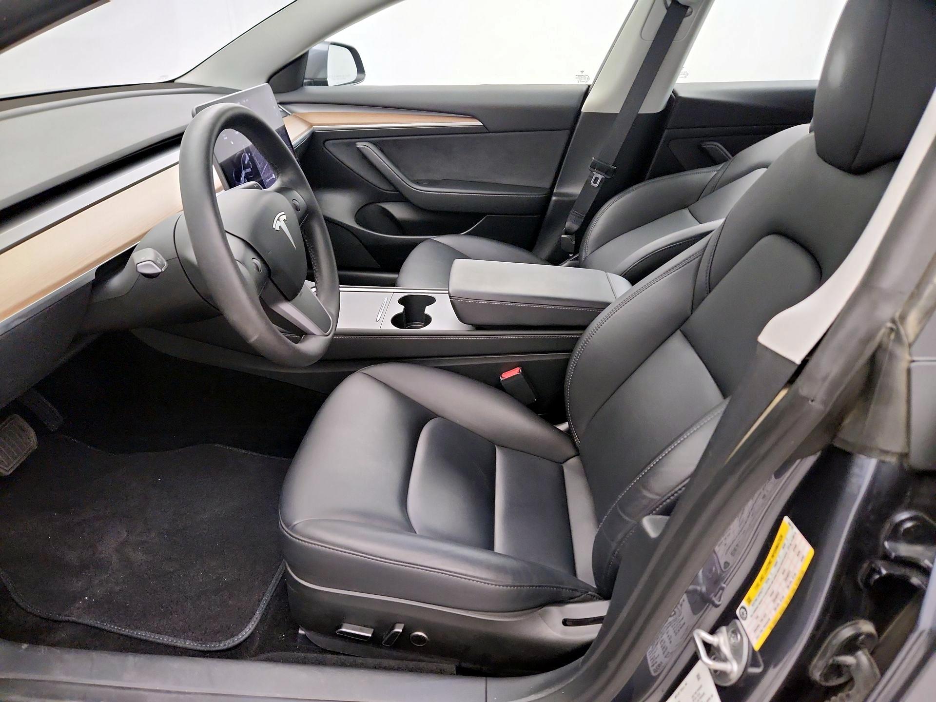 Thumbnail: 2023 Tesla Model 3 - 11