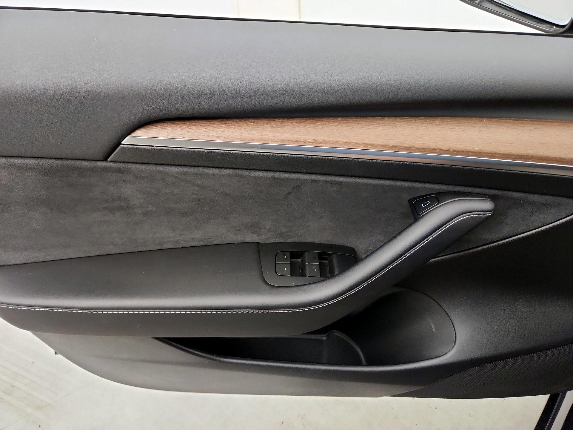 Thumbnail: 2023 Tesla Model 3 - 12
