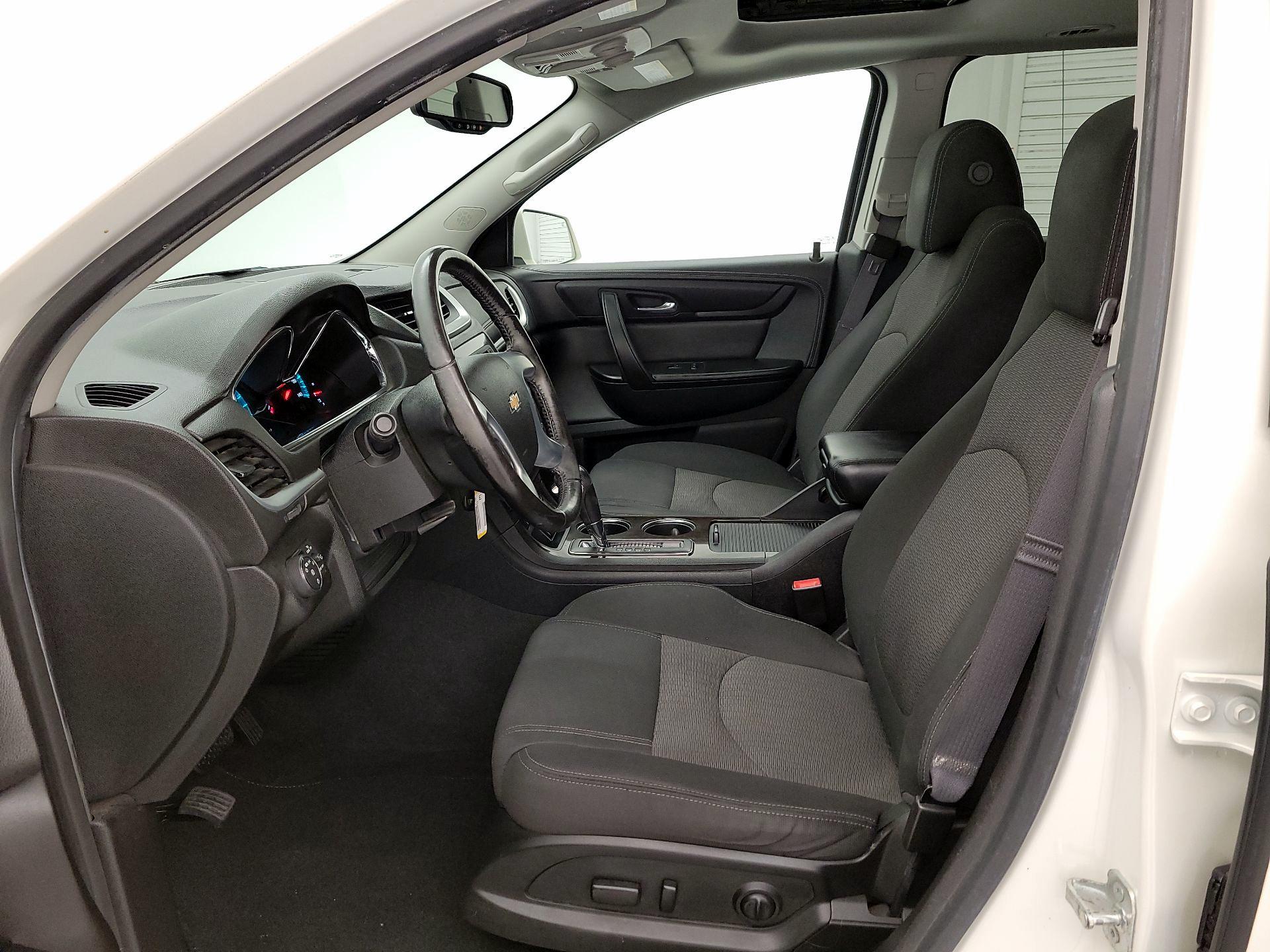 Thumbnail: 2015 Chevrolet Traverse - 11