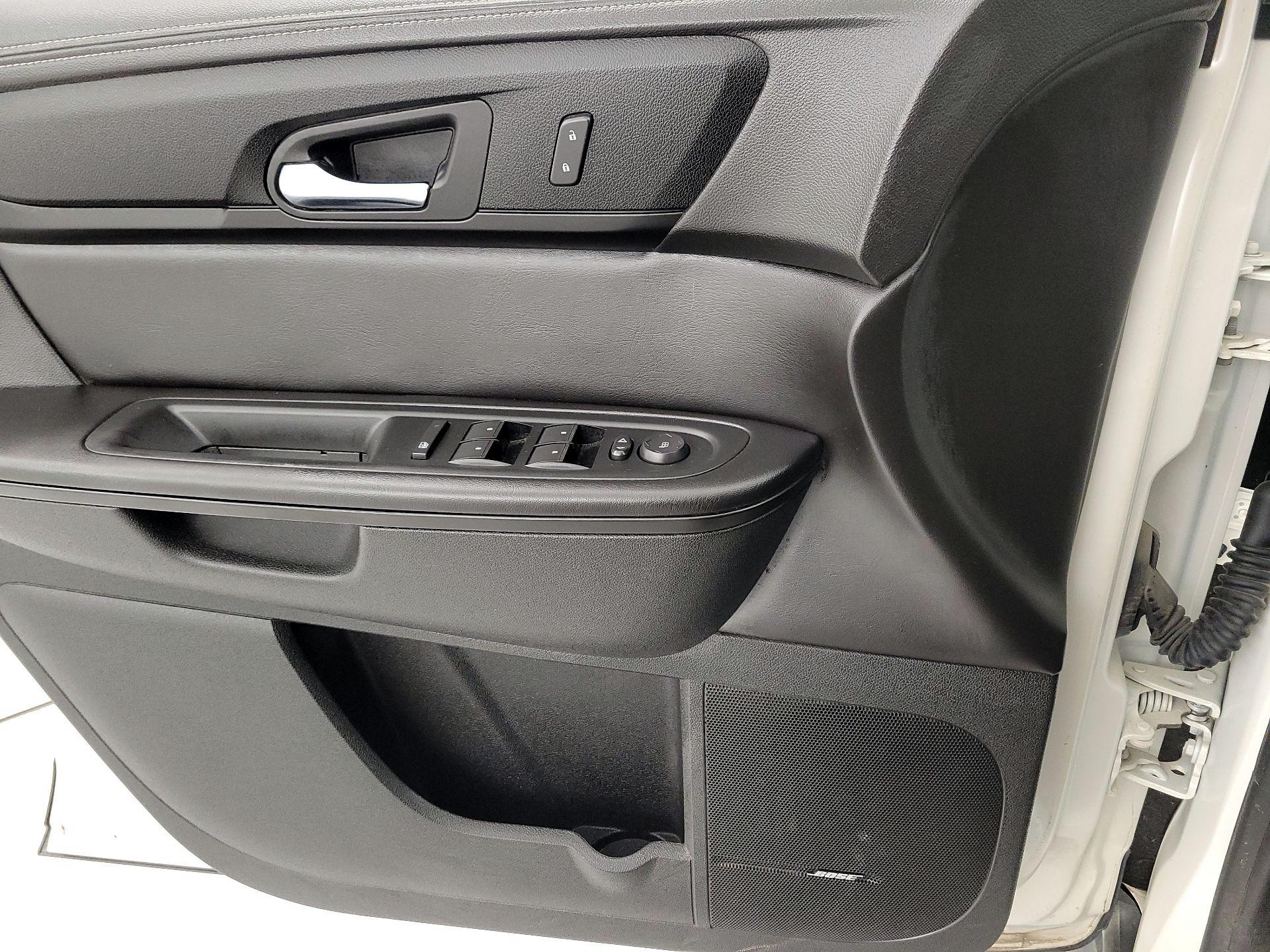 Thumbnail: 2015 Chevrolet Traverse - 12