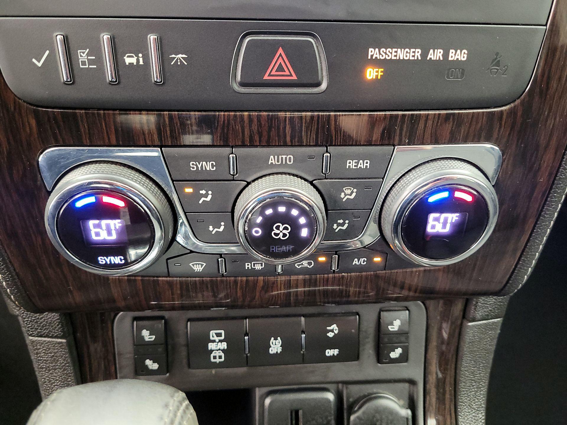 Thumbnail: 2015 Chevrolet Traverse - 17