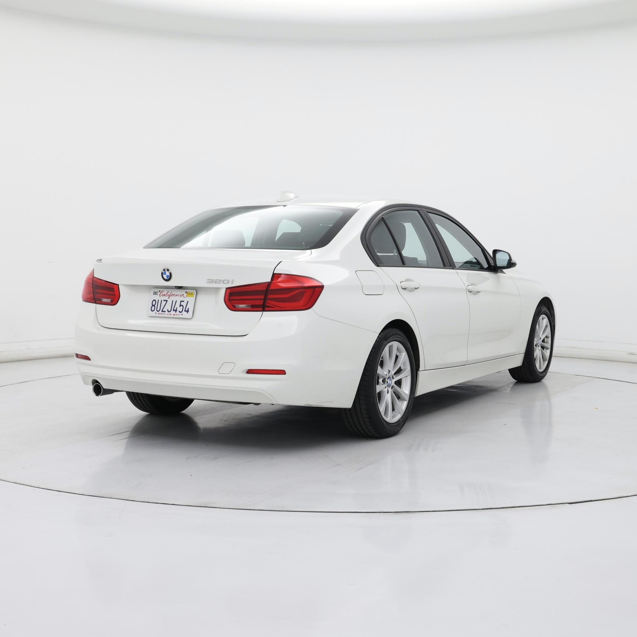 Thumbnail: 2018 BMW 3 Series - 8
